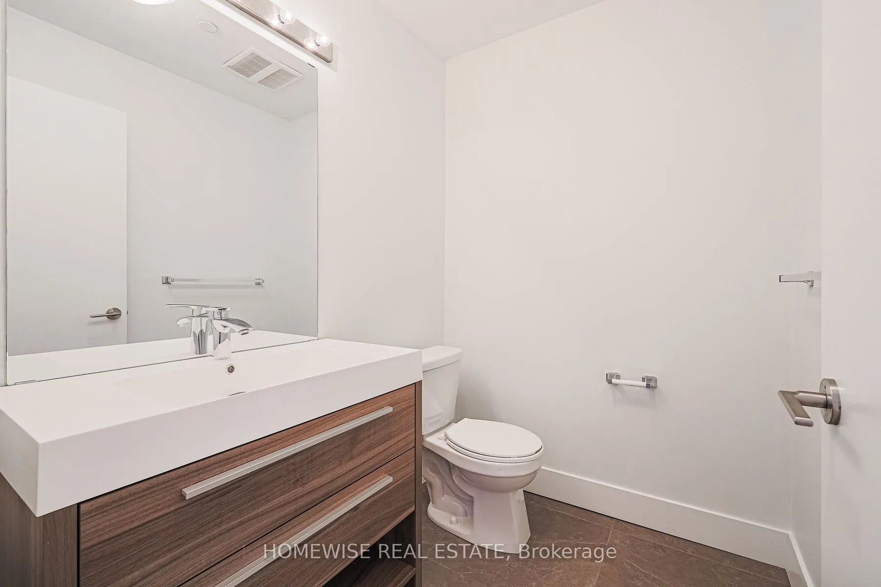 293 Viewmount Avenue, #R01