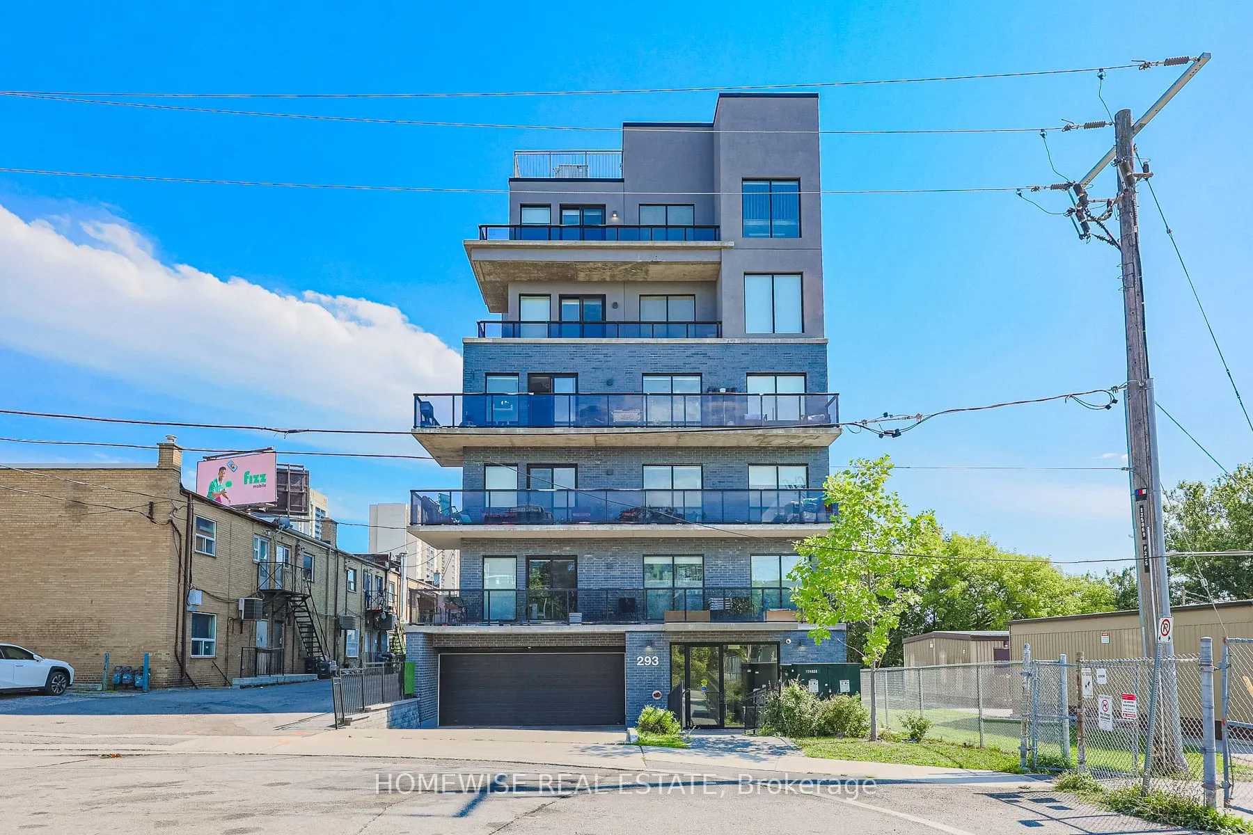 293 Viewmount Avenue, #R01