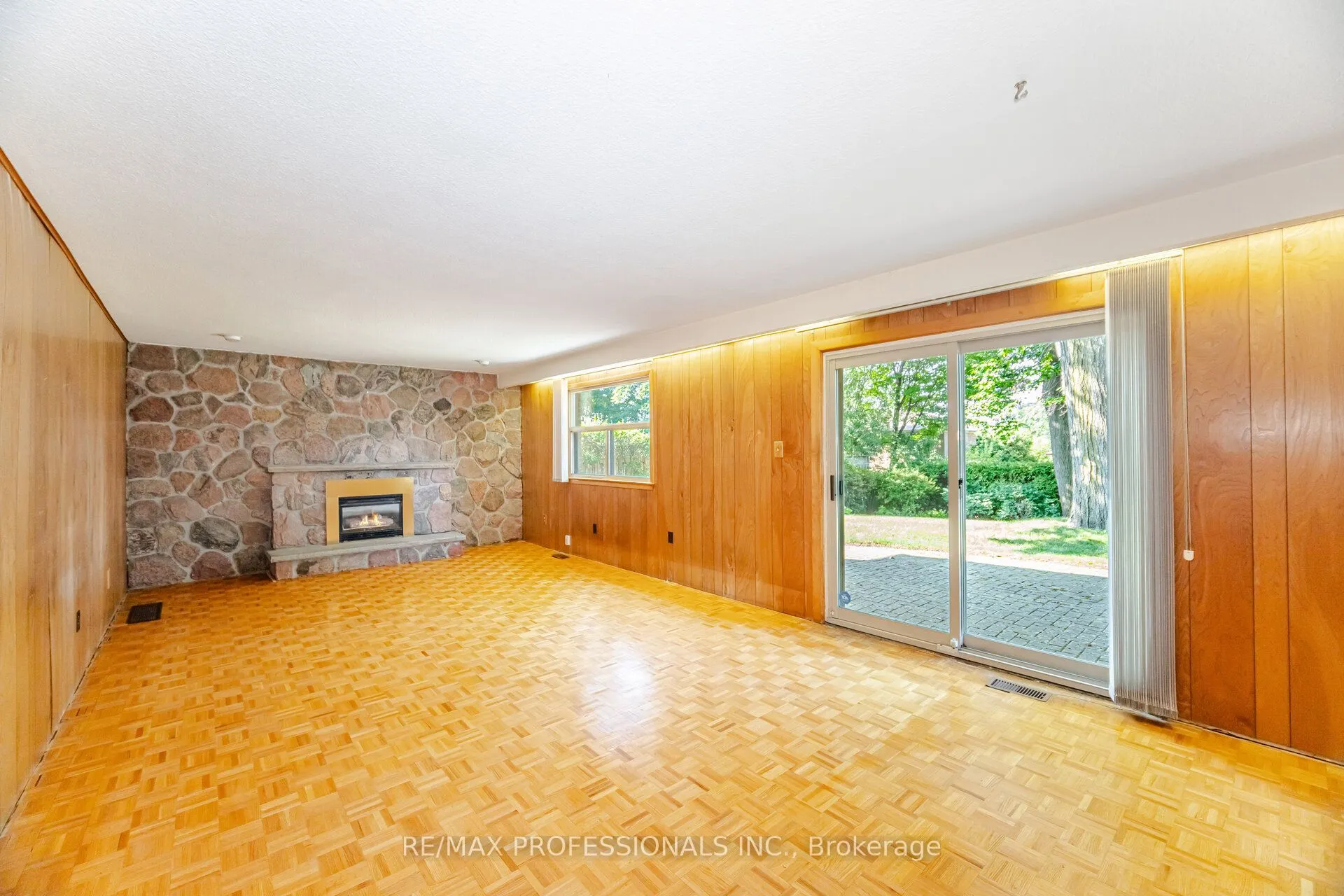 3667 Beechollow Crescent