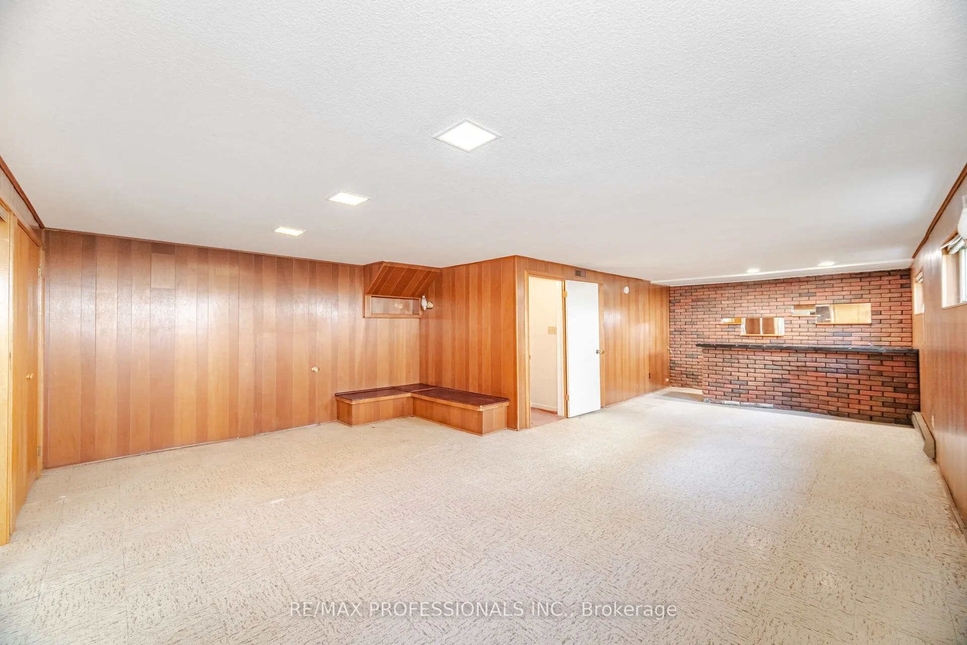 3667 Beechollow Crescent