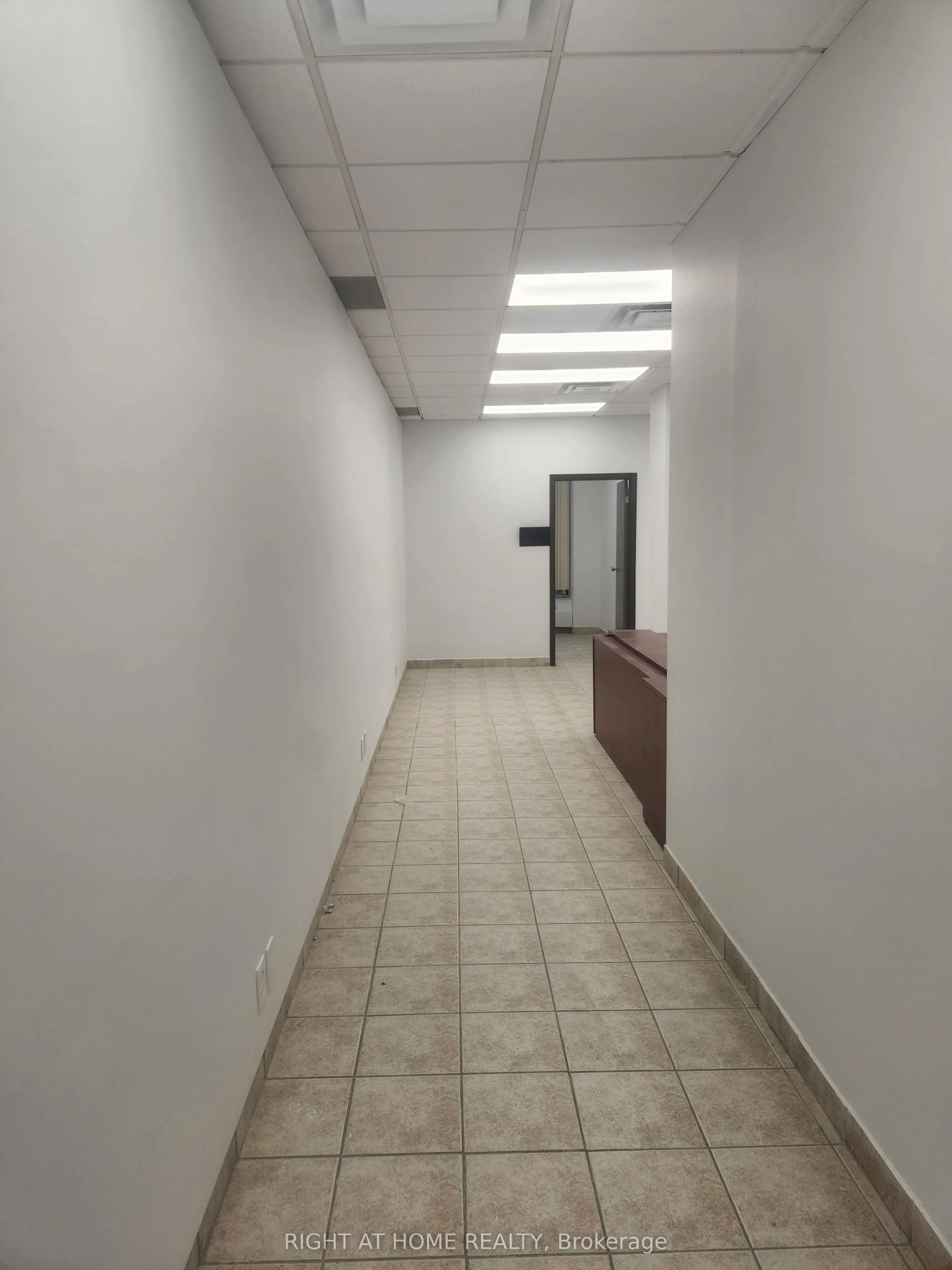 1017 Wilson Avenue, #404