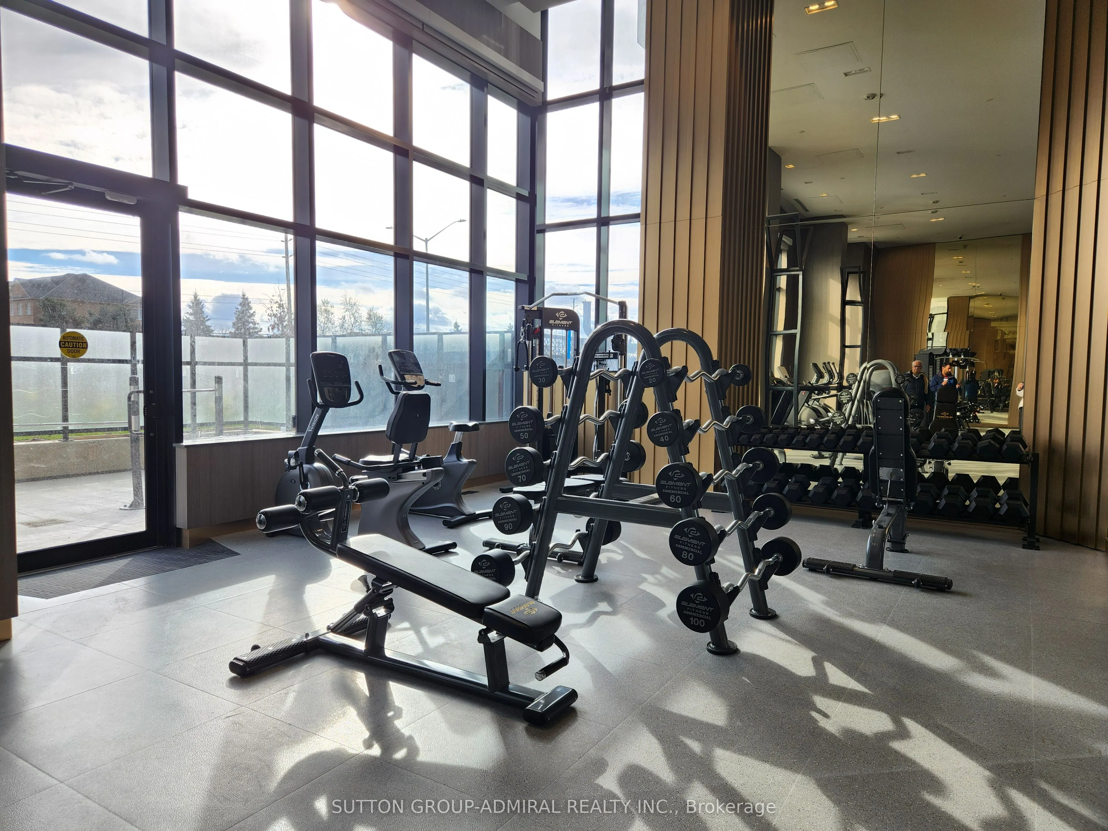395 Dundas Street W, #LPH15