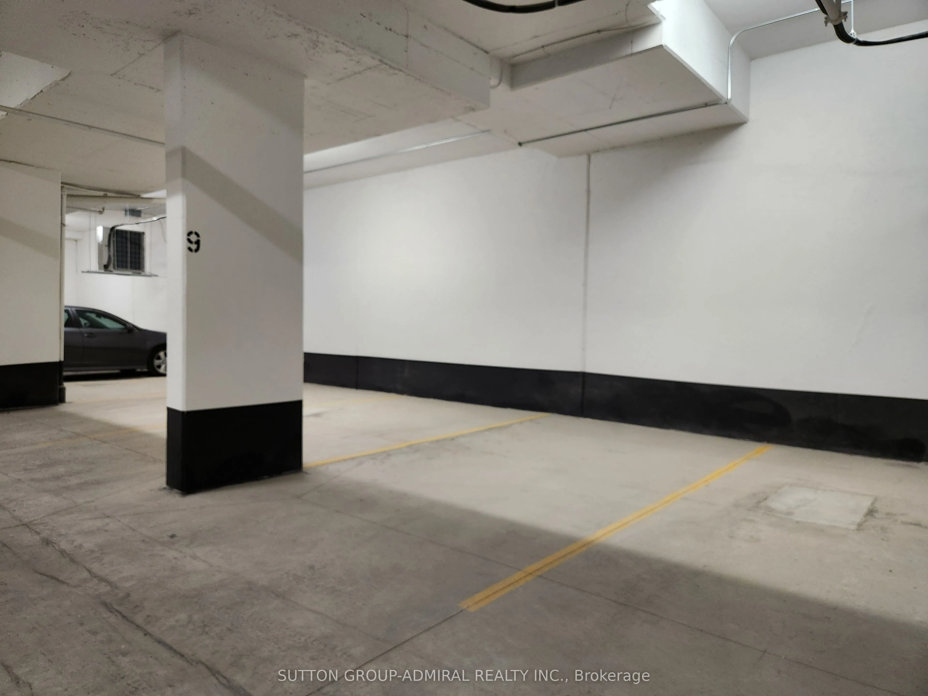 395 Dundas Street W, #LPH15