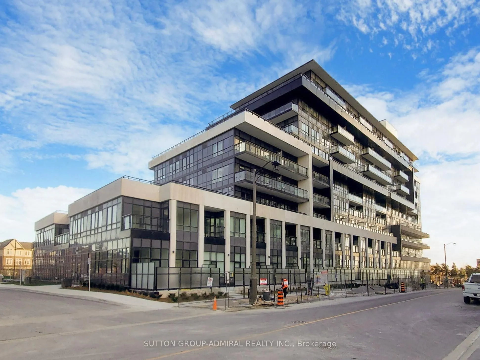 395 Dundas Street W, #LPH15