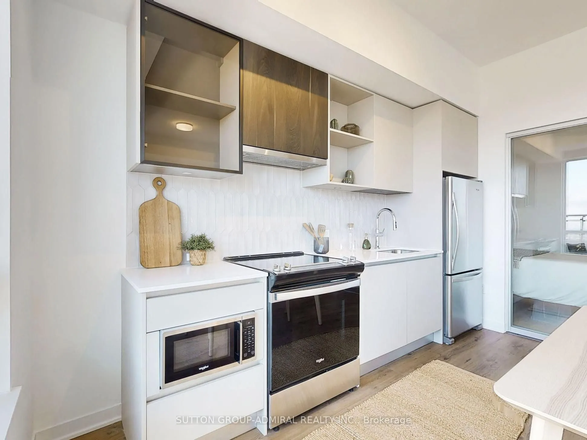 395 Dundas Street W, #LPH15