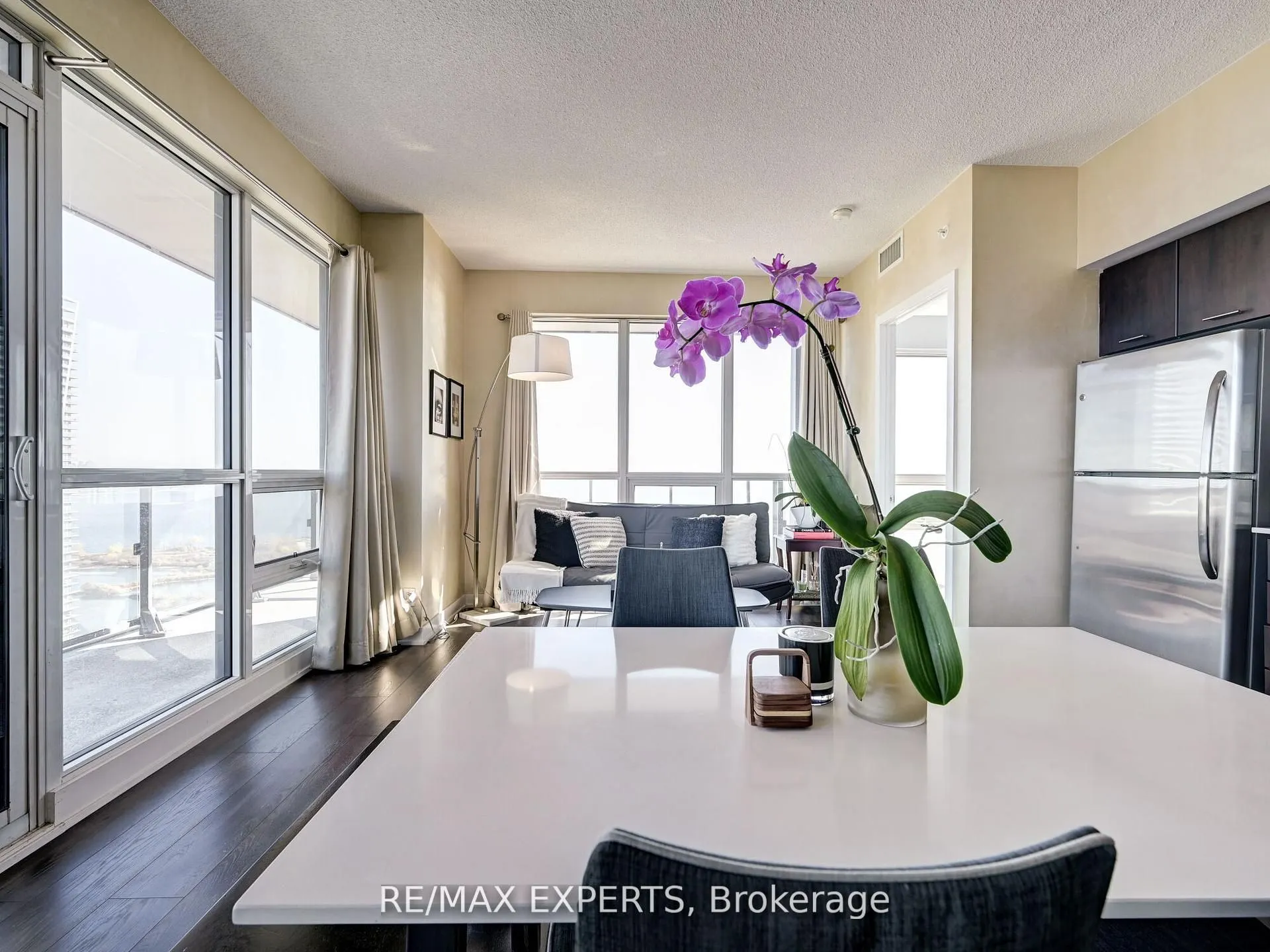 2212 Lake Shore Boulevard W, #4001