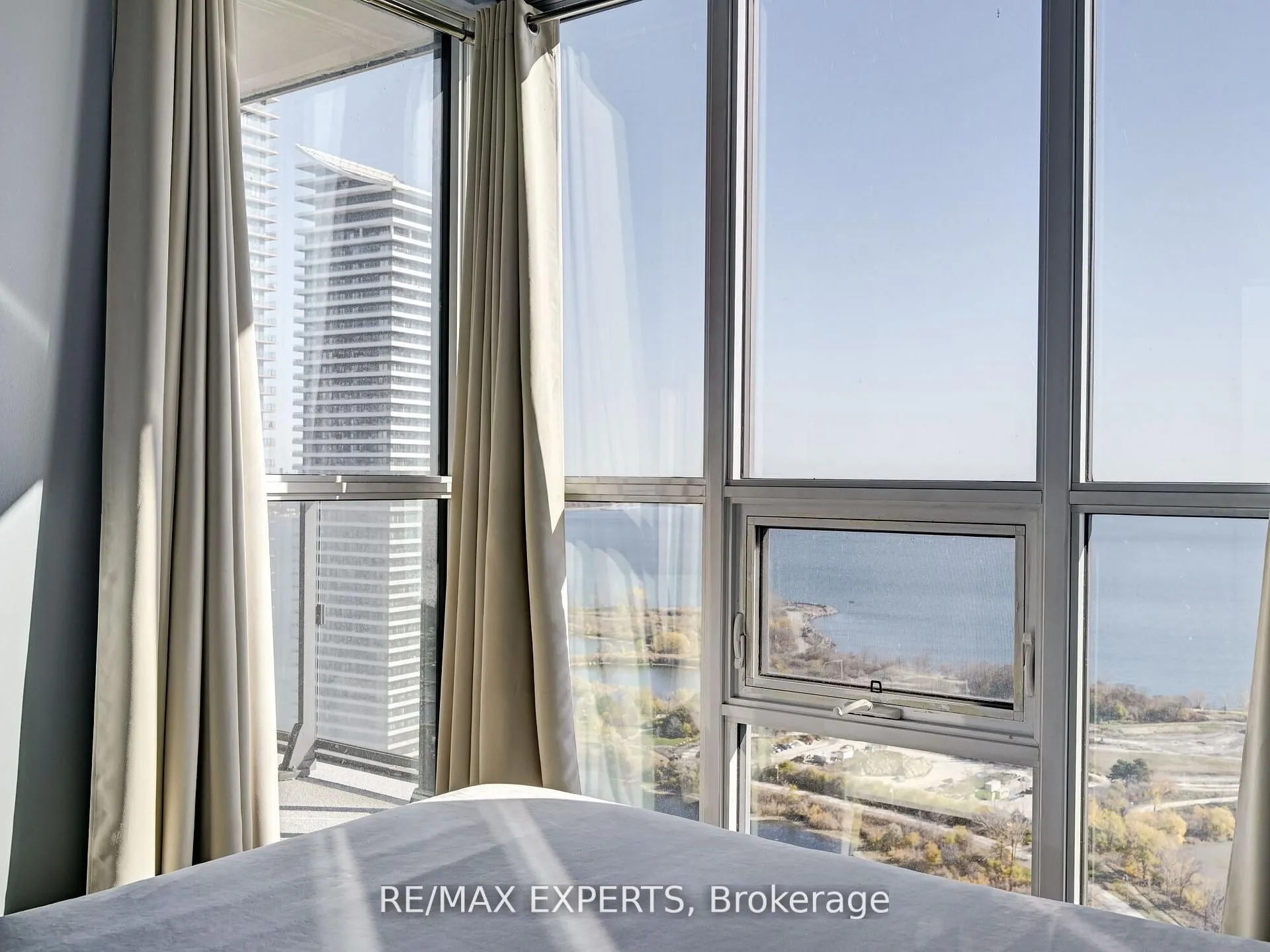 2212 Lake Shore Boulevard W, #4001