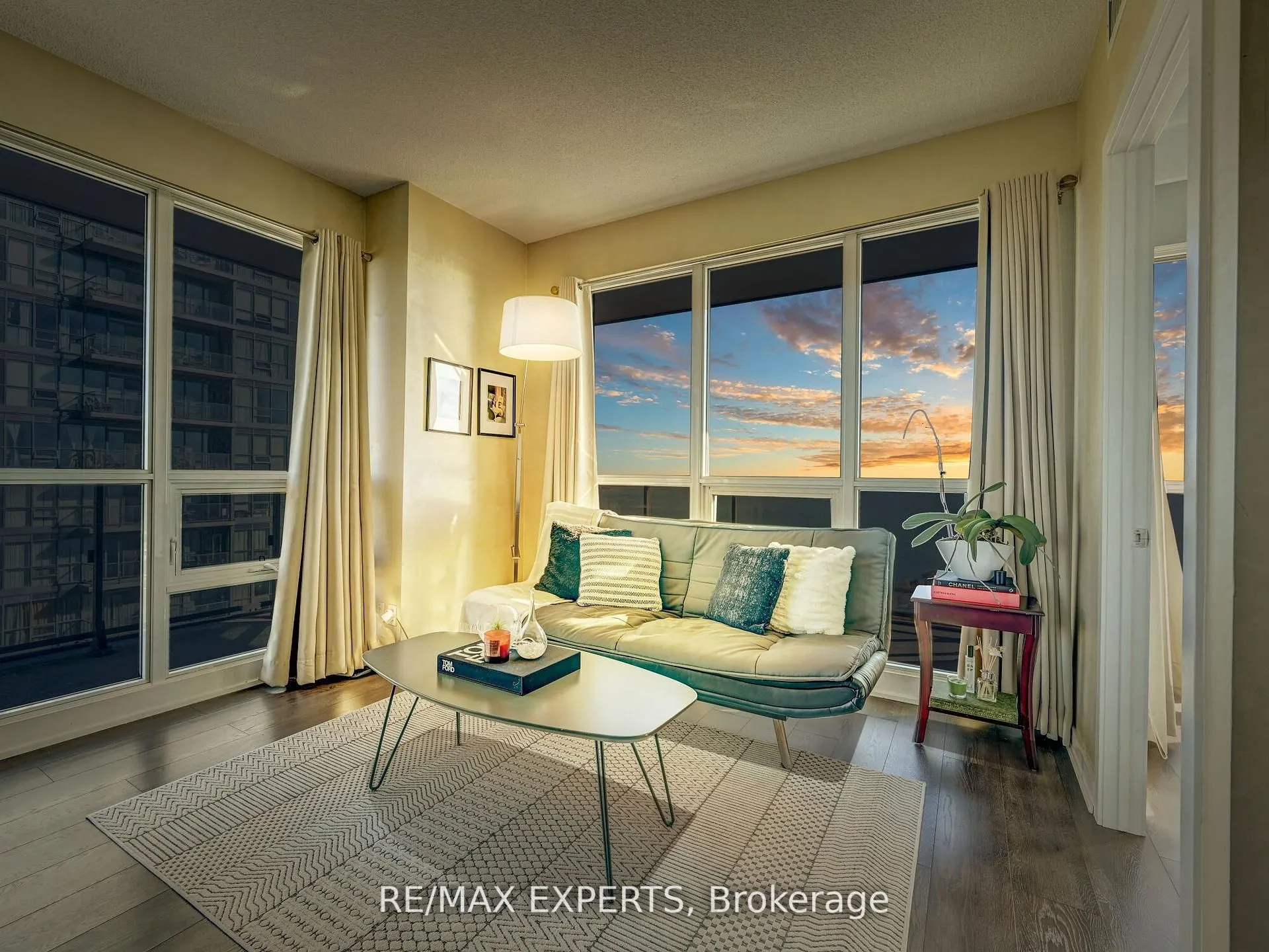 2212 Lake Shore Boulevard W, #4001