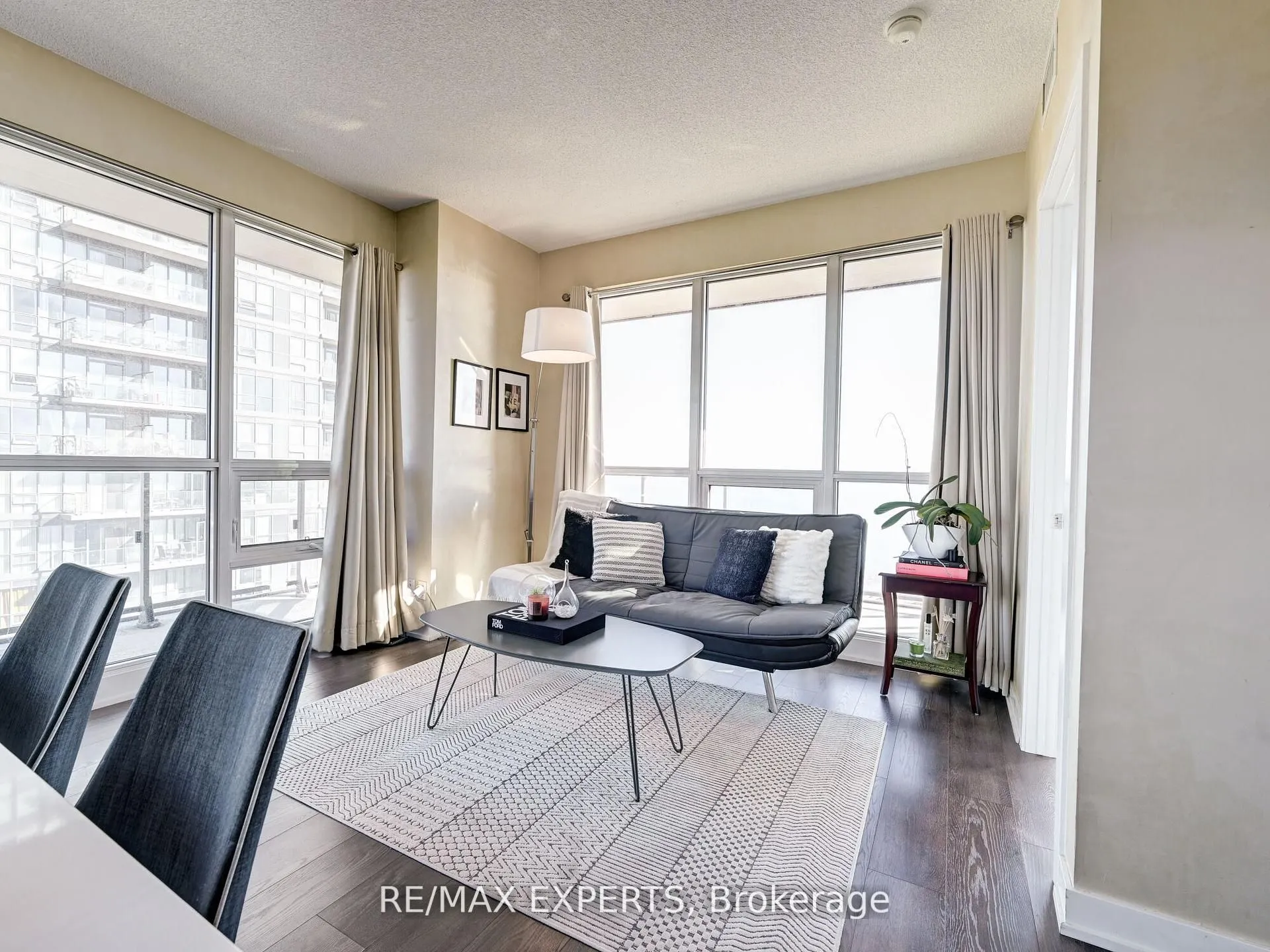 2212 Lake Shore Boulevard W, #4001