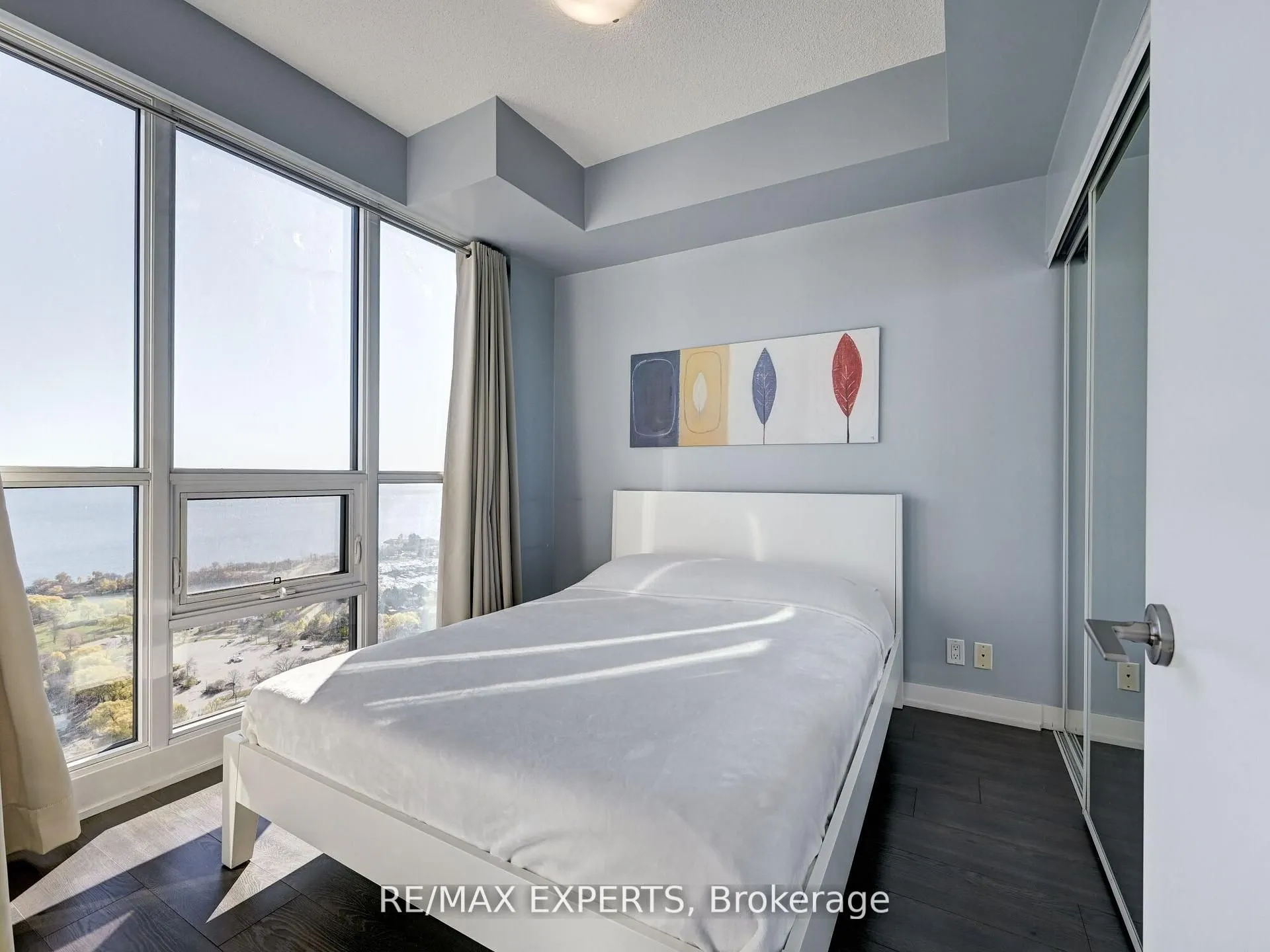 2212 Lake Shore Boulevard W, #4001