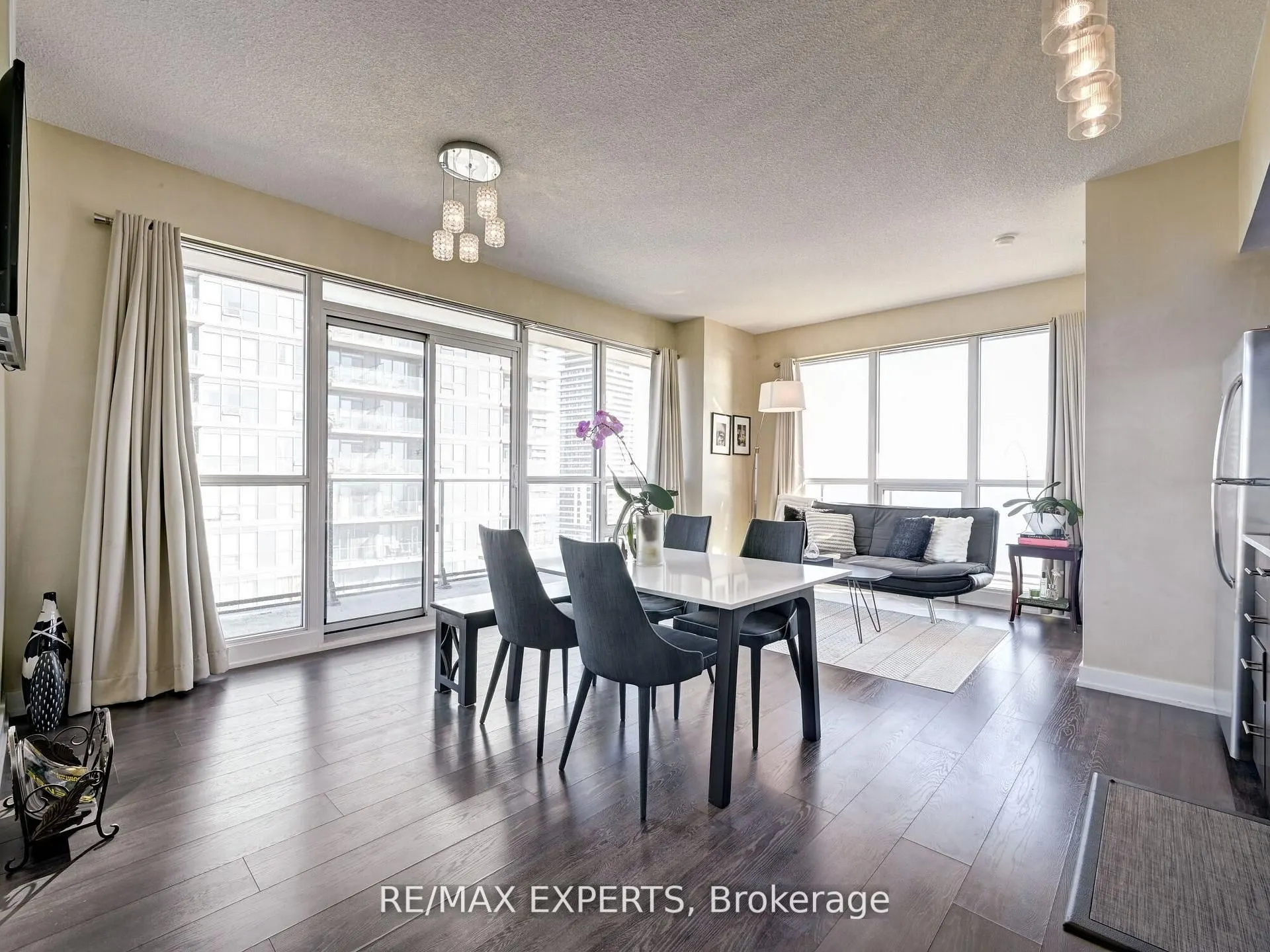 2212 Lake Shore Boulevard W, #4001