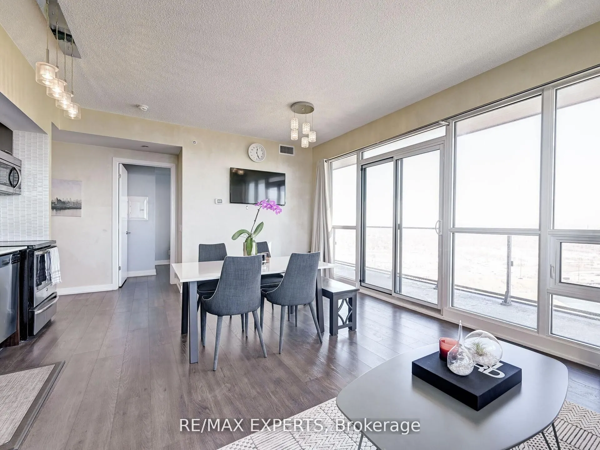 2212 Lake Shore Boulevard W, #4001