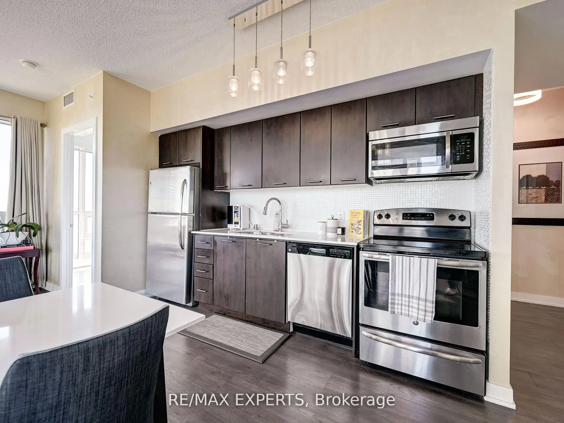 2212 Lake Shore Boulevard W, #4001