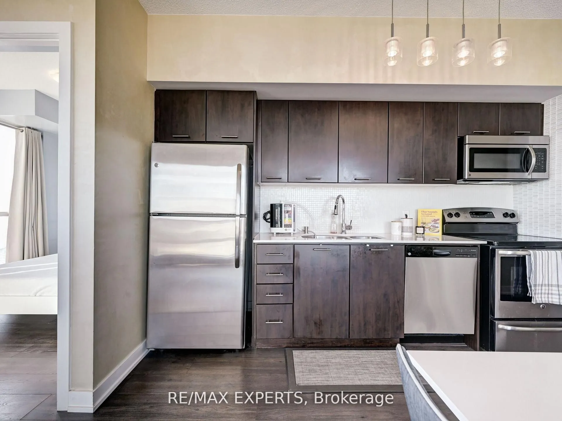 2212 Lake Shore Boulevard W, #4001