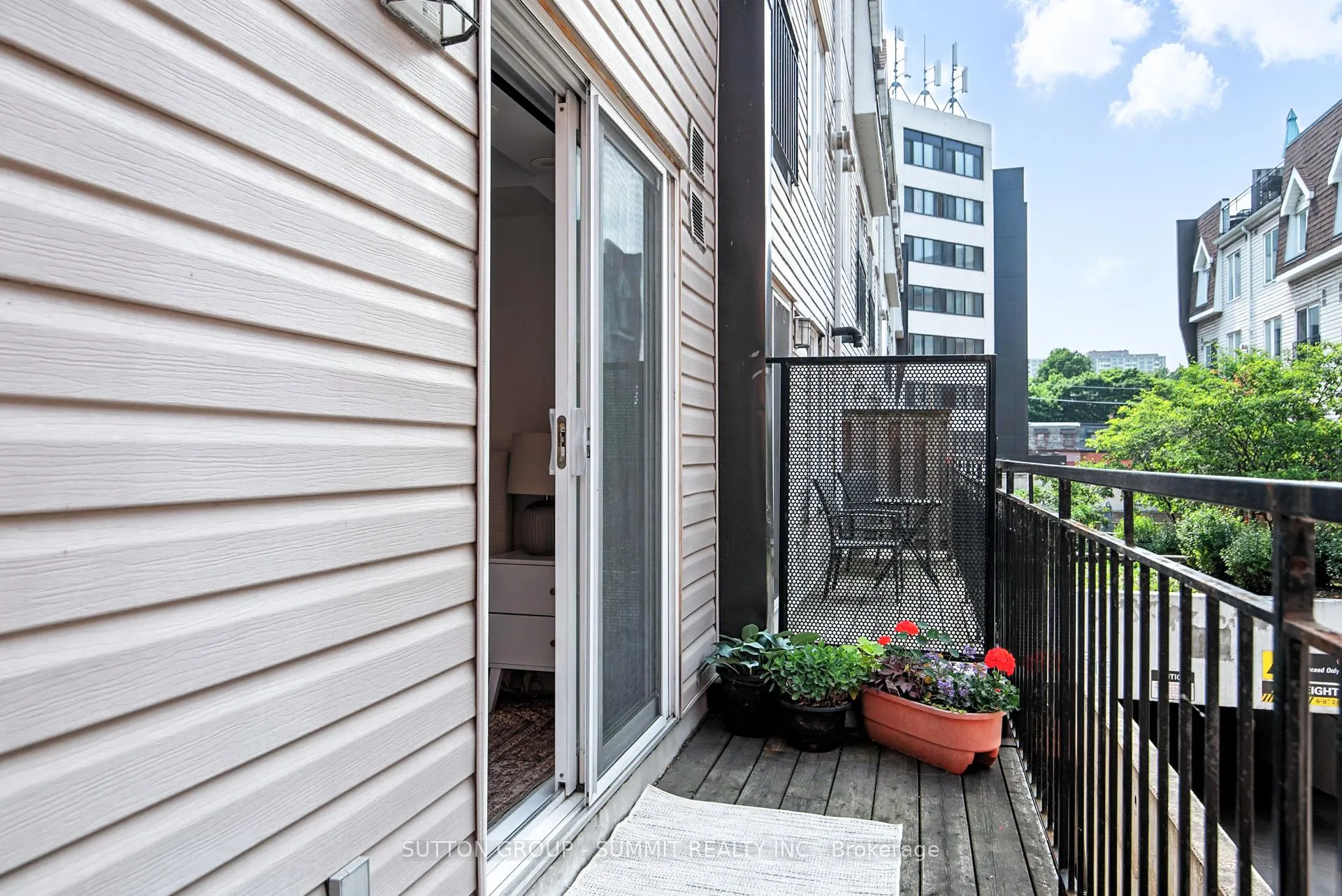 18 Laidlaw Street, #1026