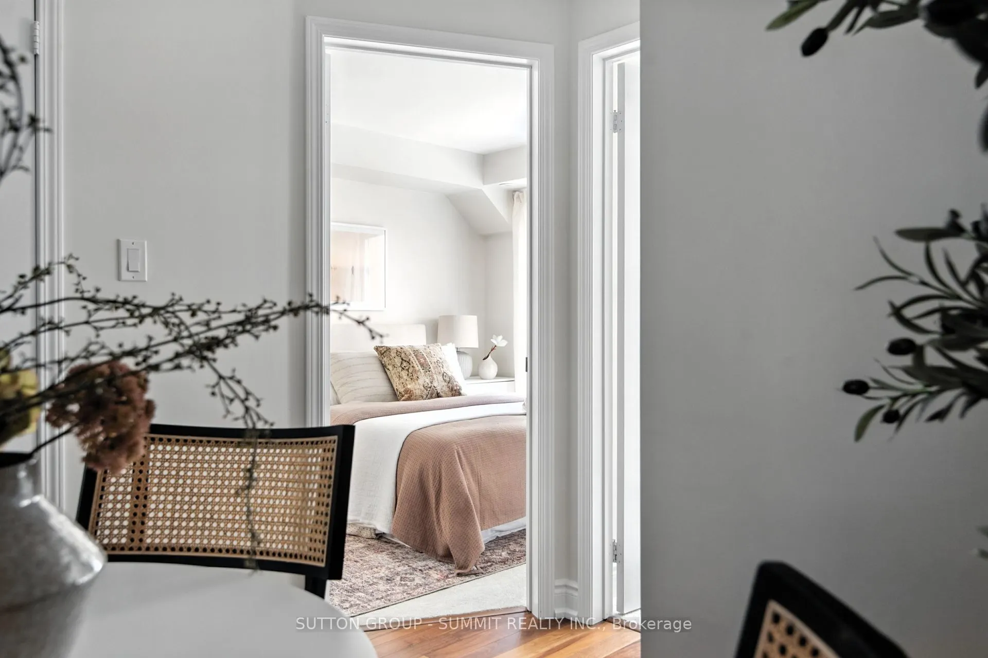 18 Laidlaw Street, #1026