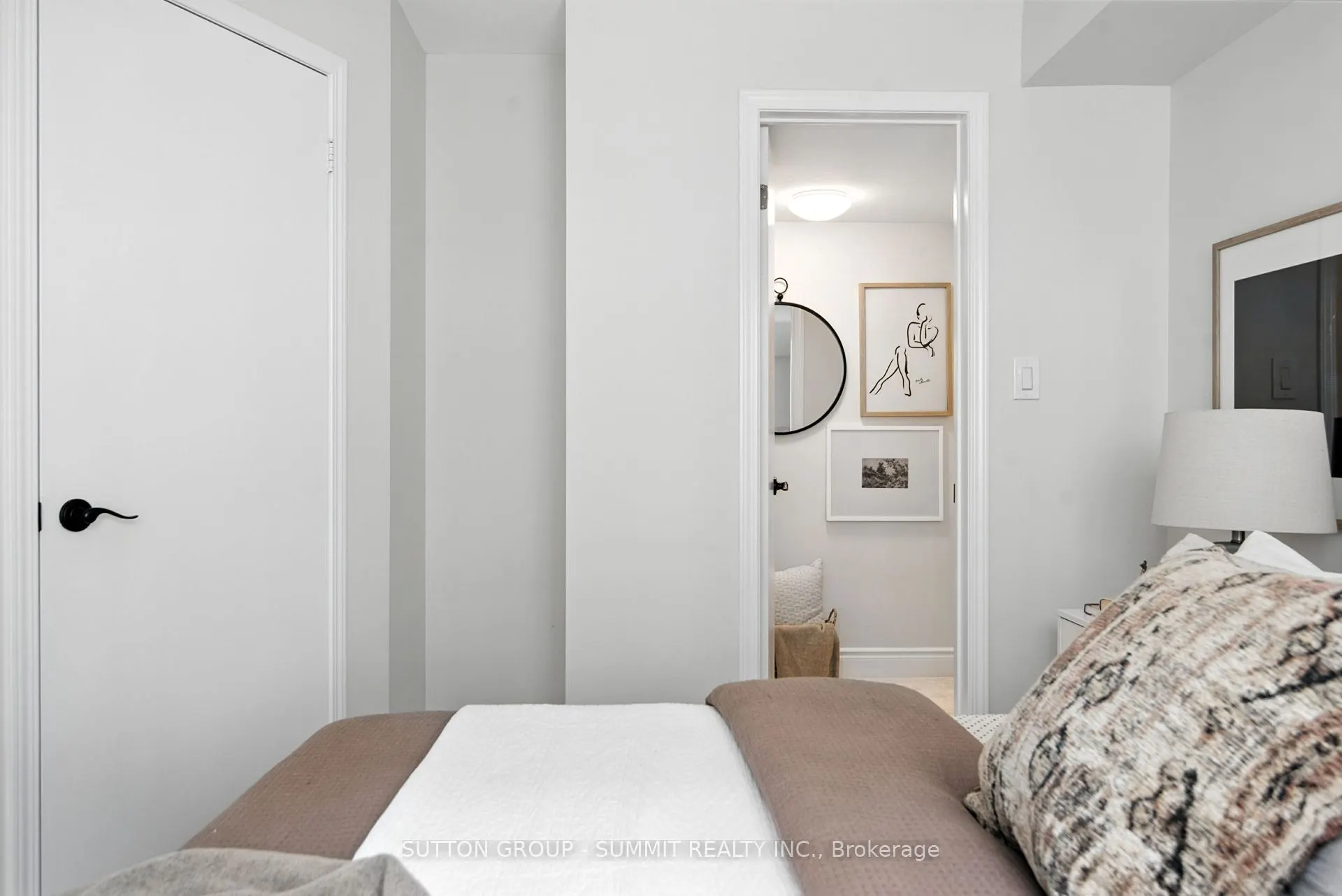 18 Laidlaw Street, #1026