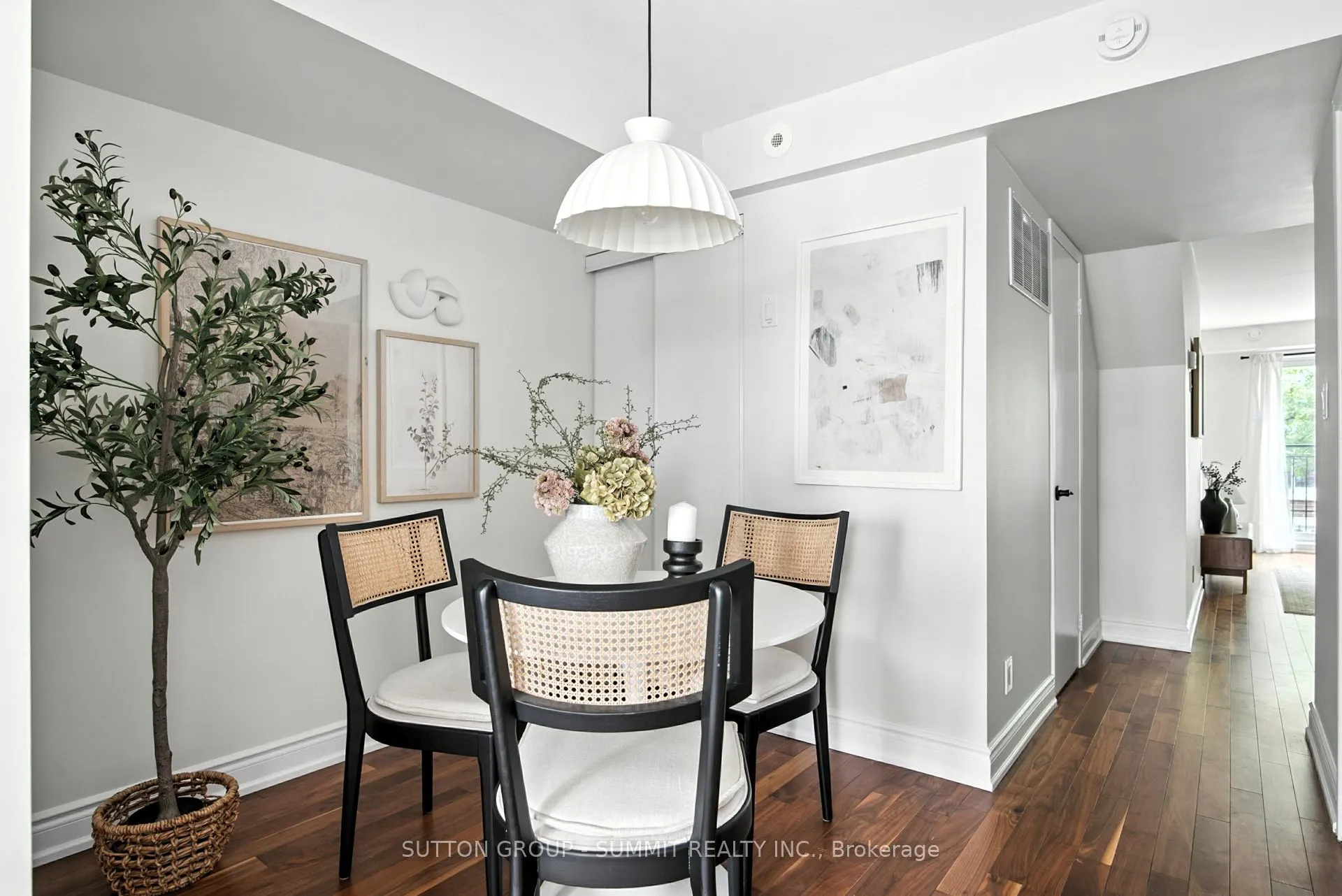 18 Laidlaw Street, #1026