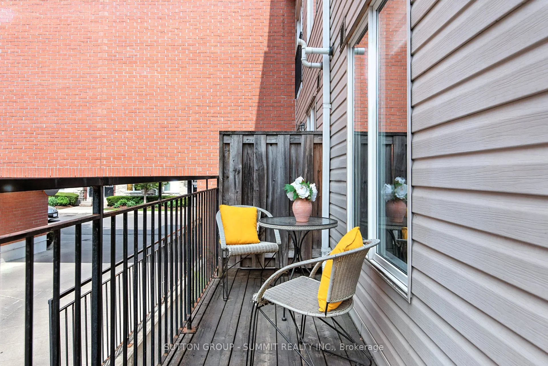 18 Laidlaw Street, #1026