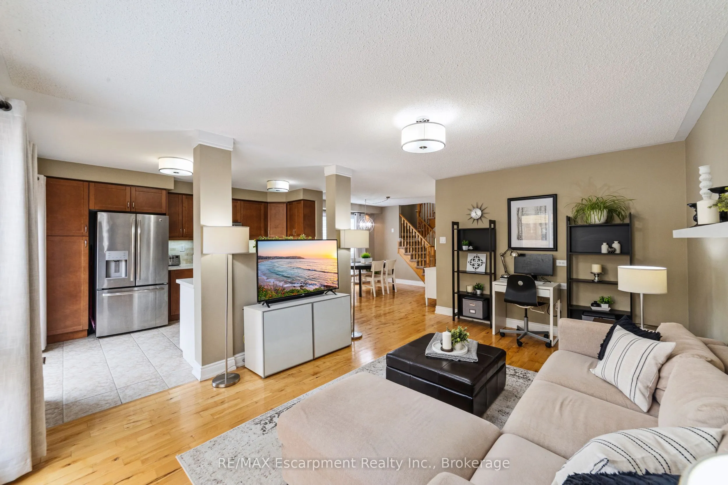 1113 Riddell Crescent
