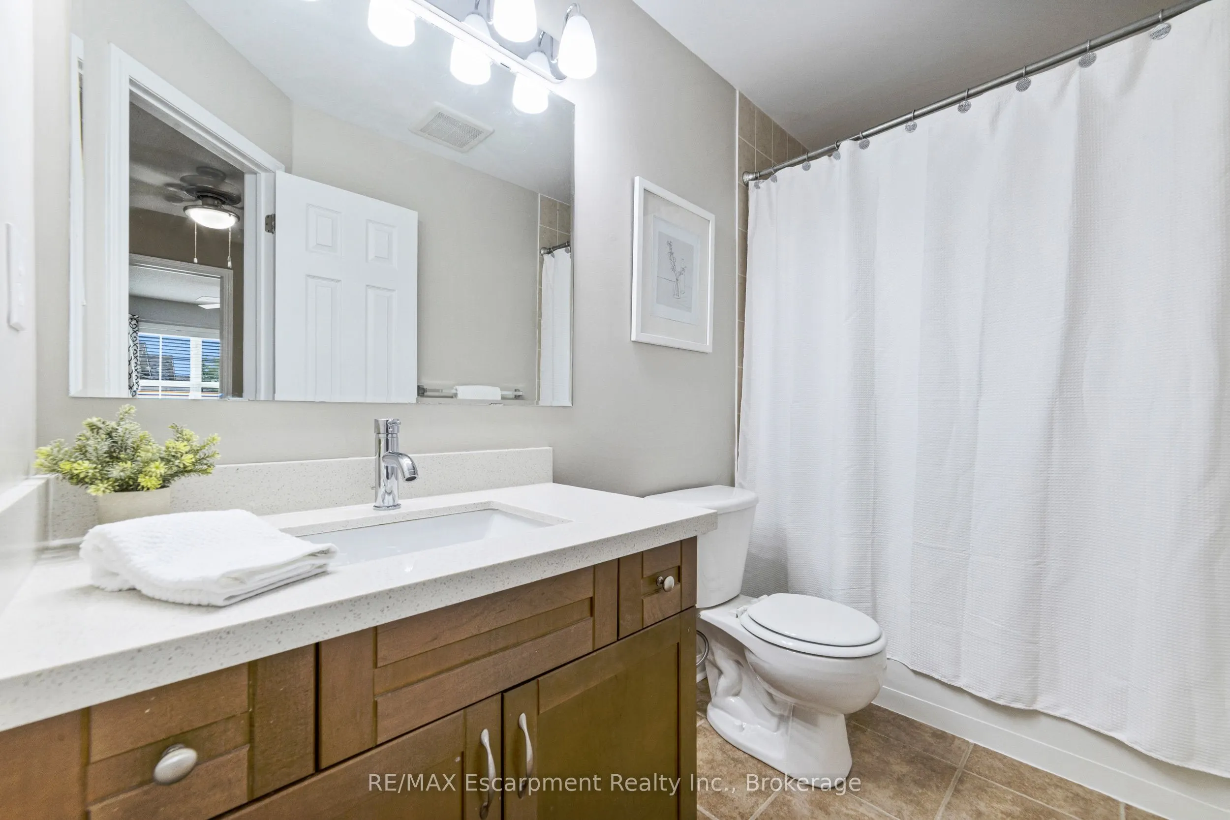 1113 Riddell Crescent