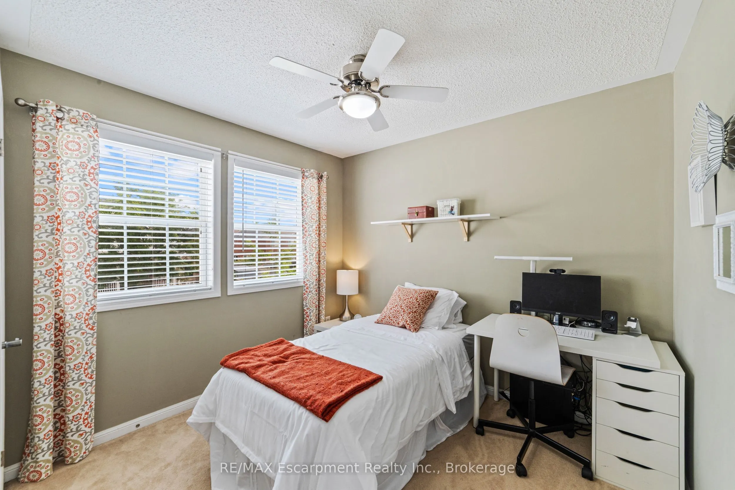 1113 Riddell Crescent