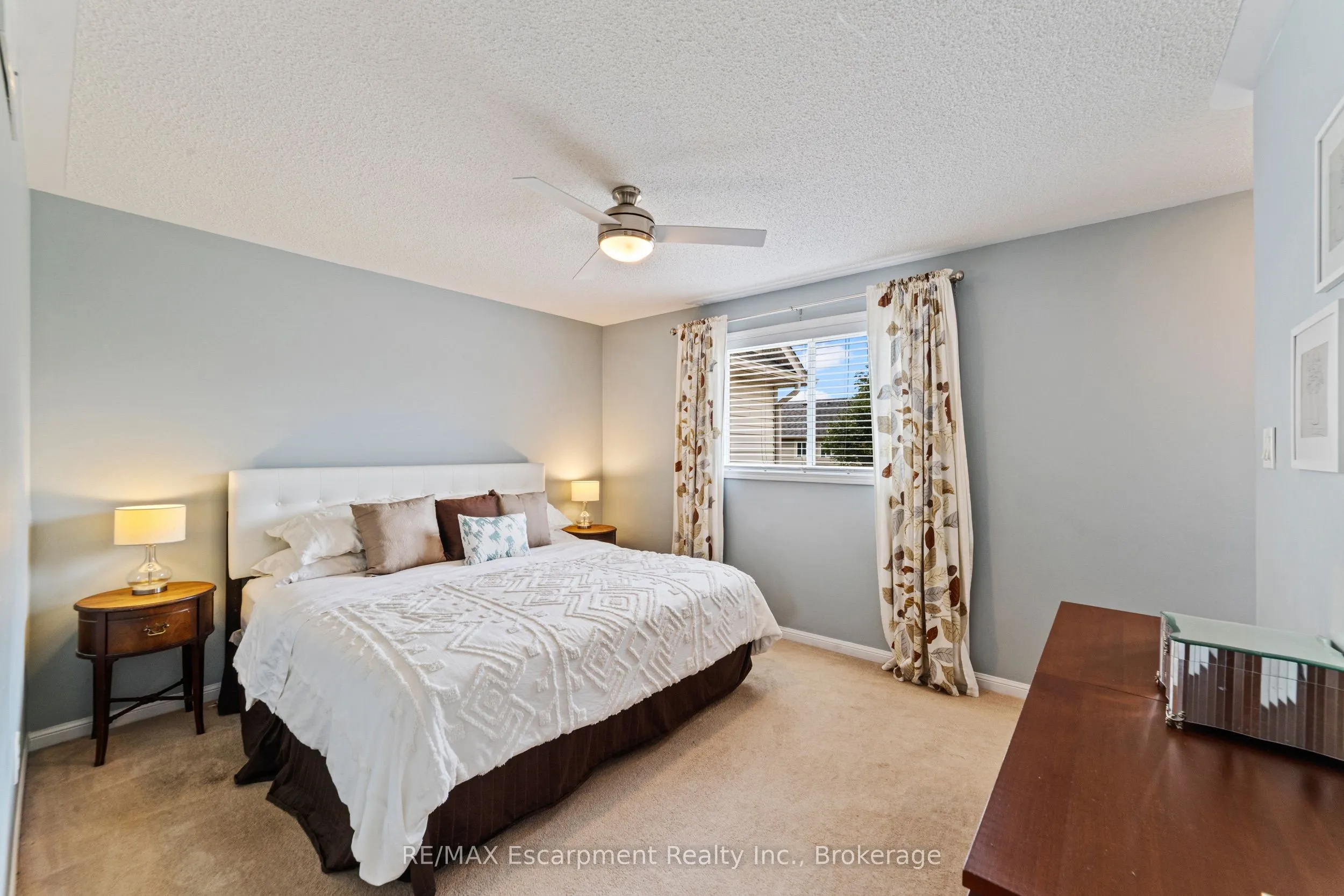 1113 Riddell Crescent