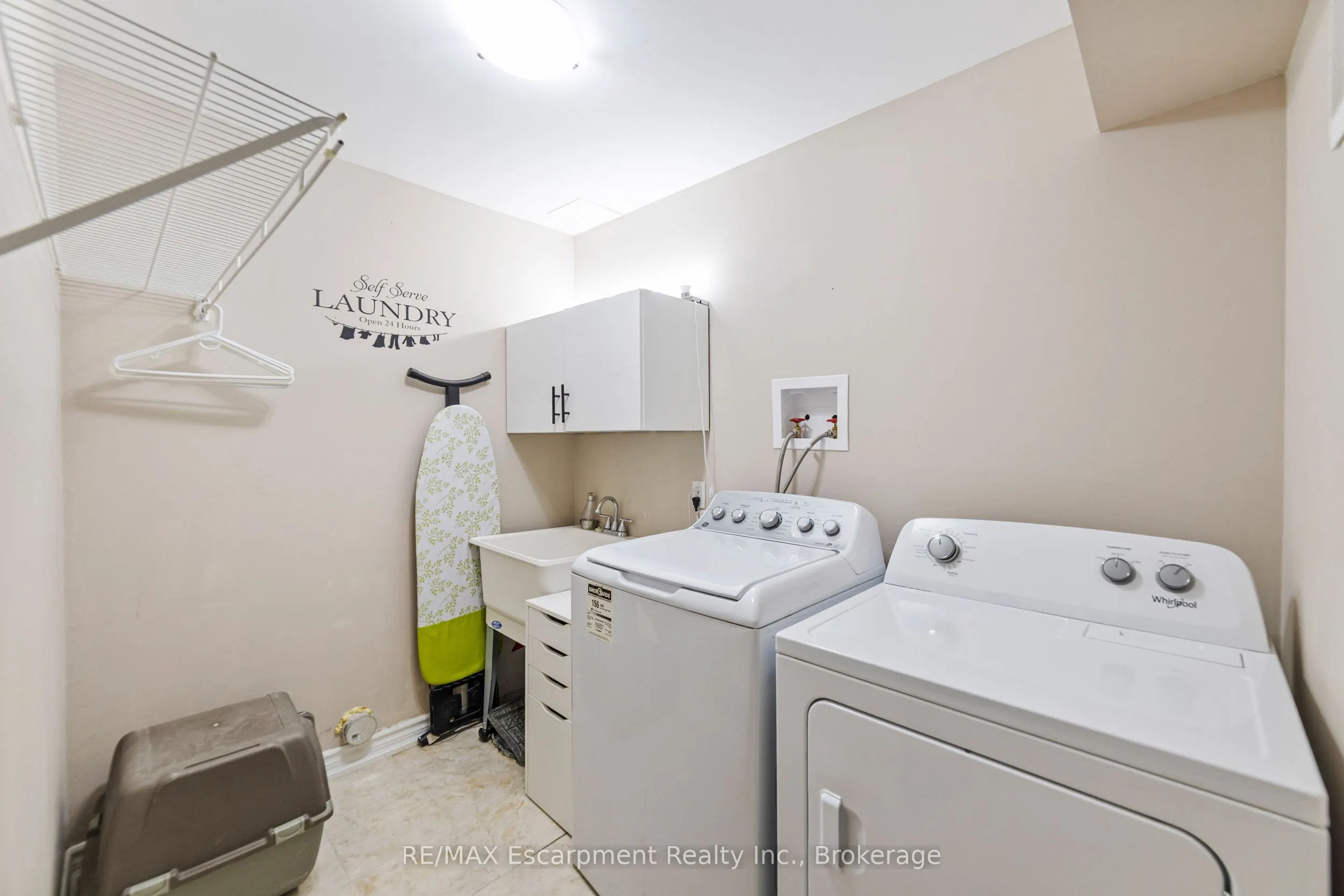 1113 Riddell Crescent