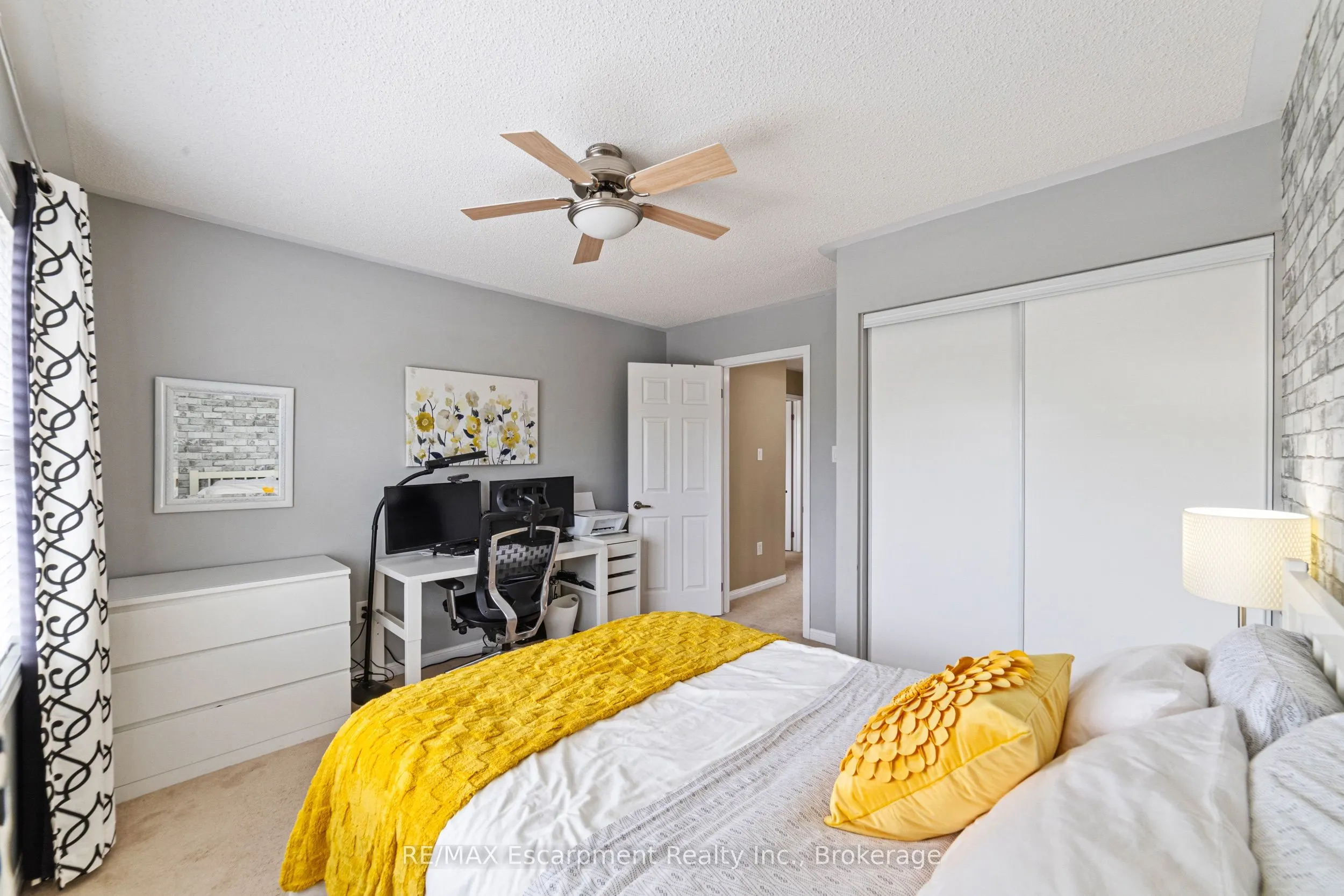 1113 Riddell Crescent