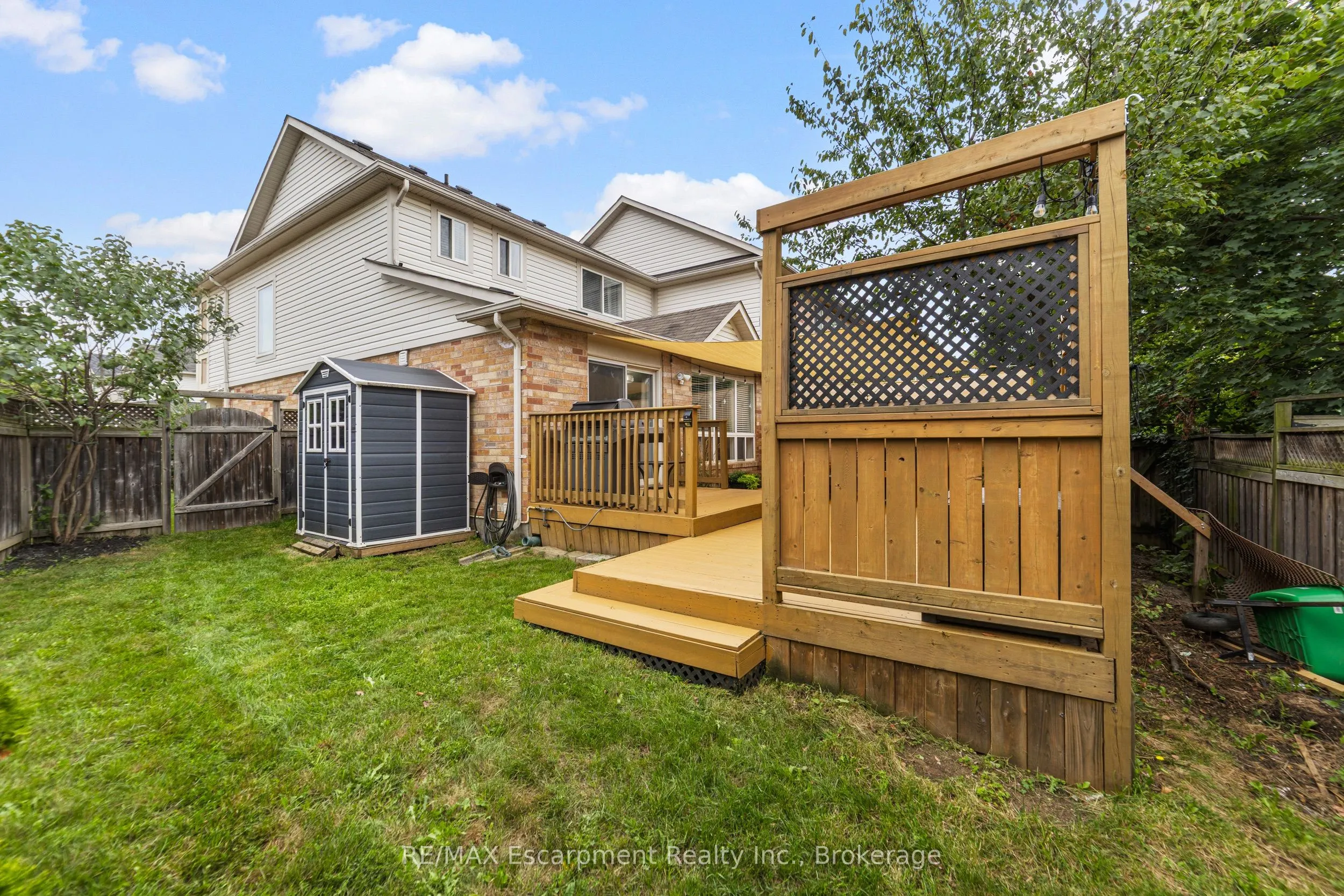 1113 Riddell Crescent
