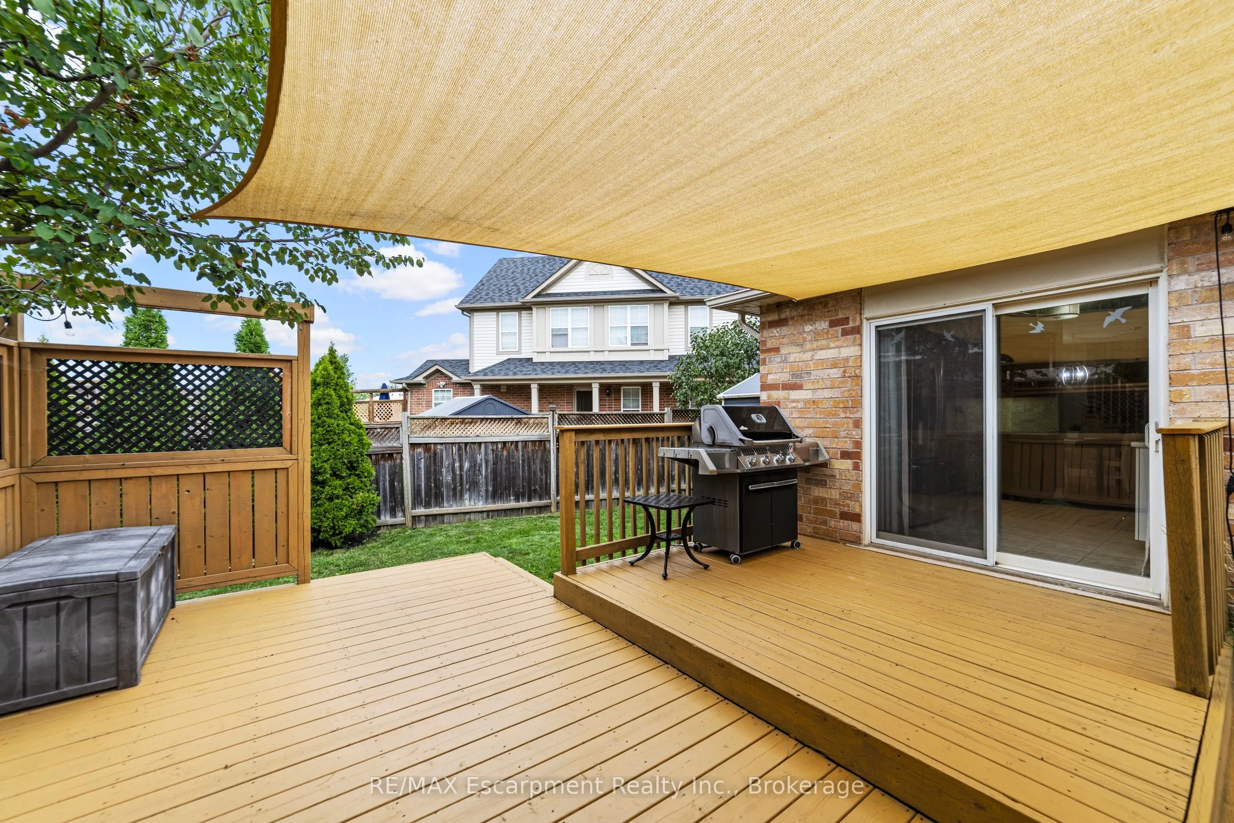 1113 Riddell Crescent