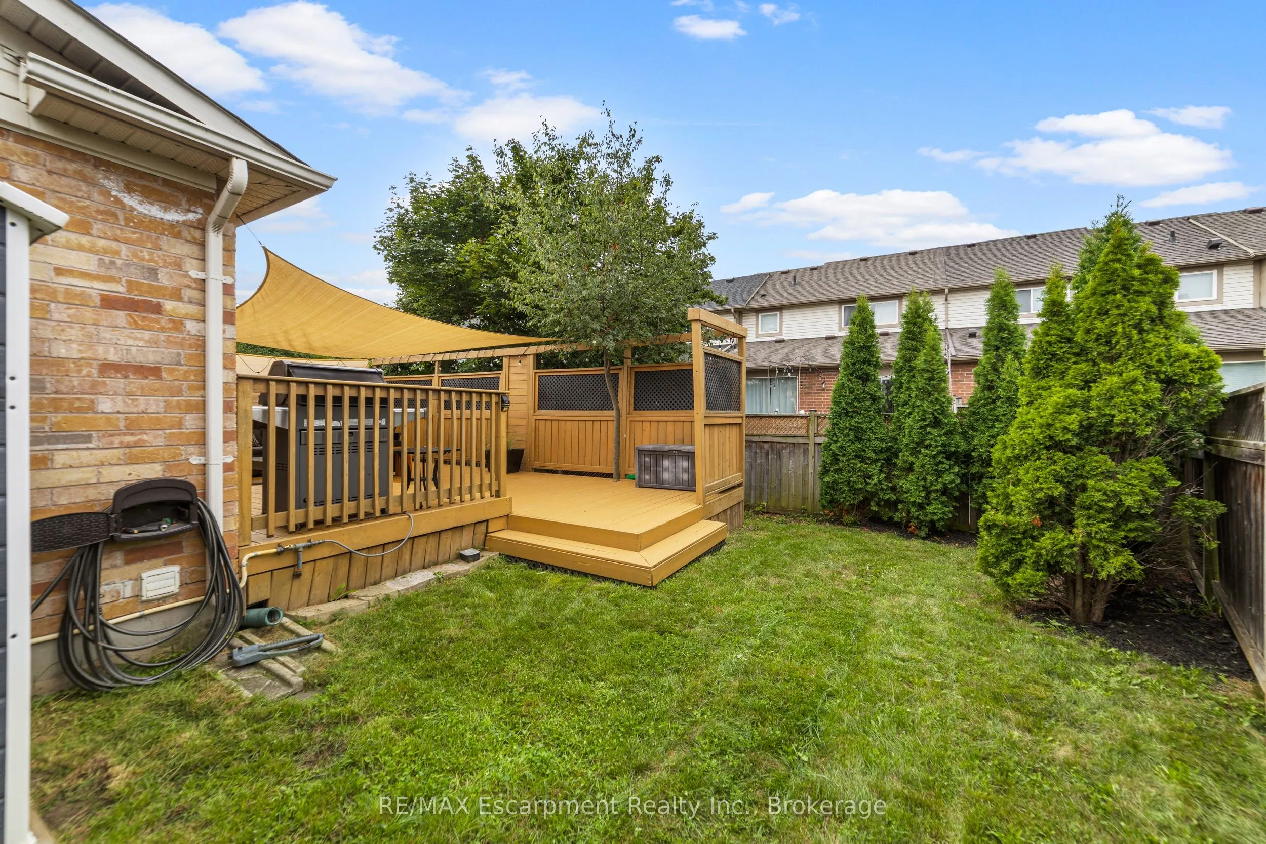 1113 Riddell Crescent