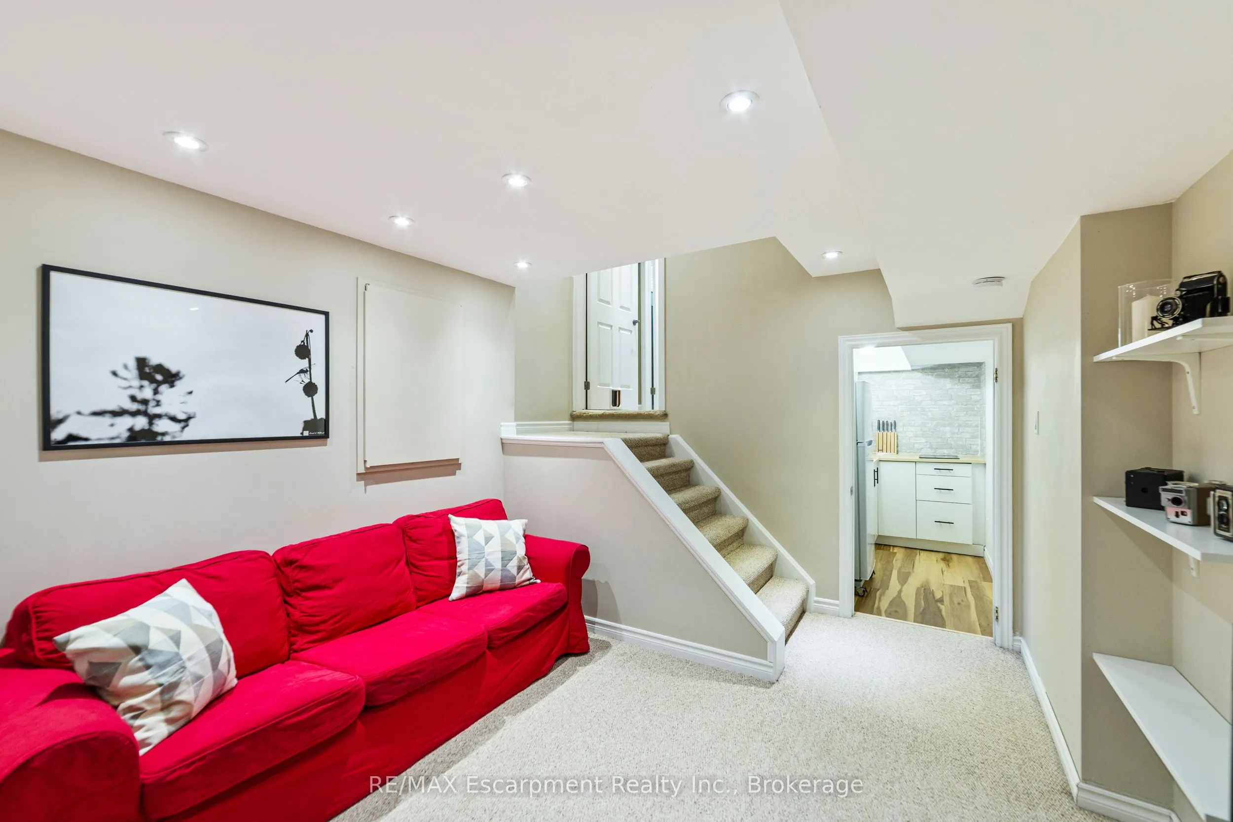1113 Riddell Crescent