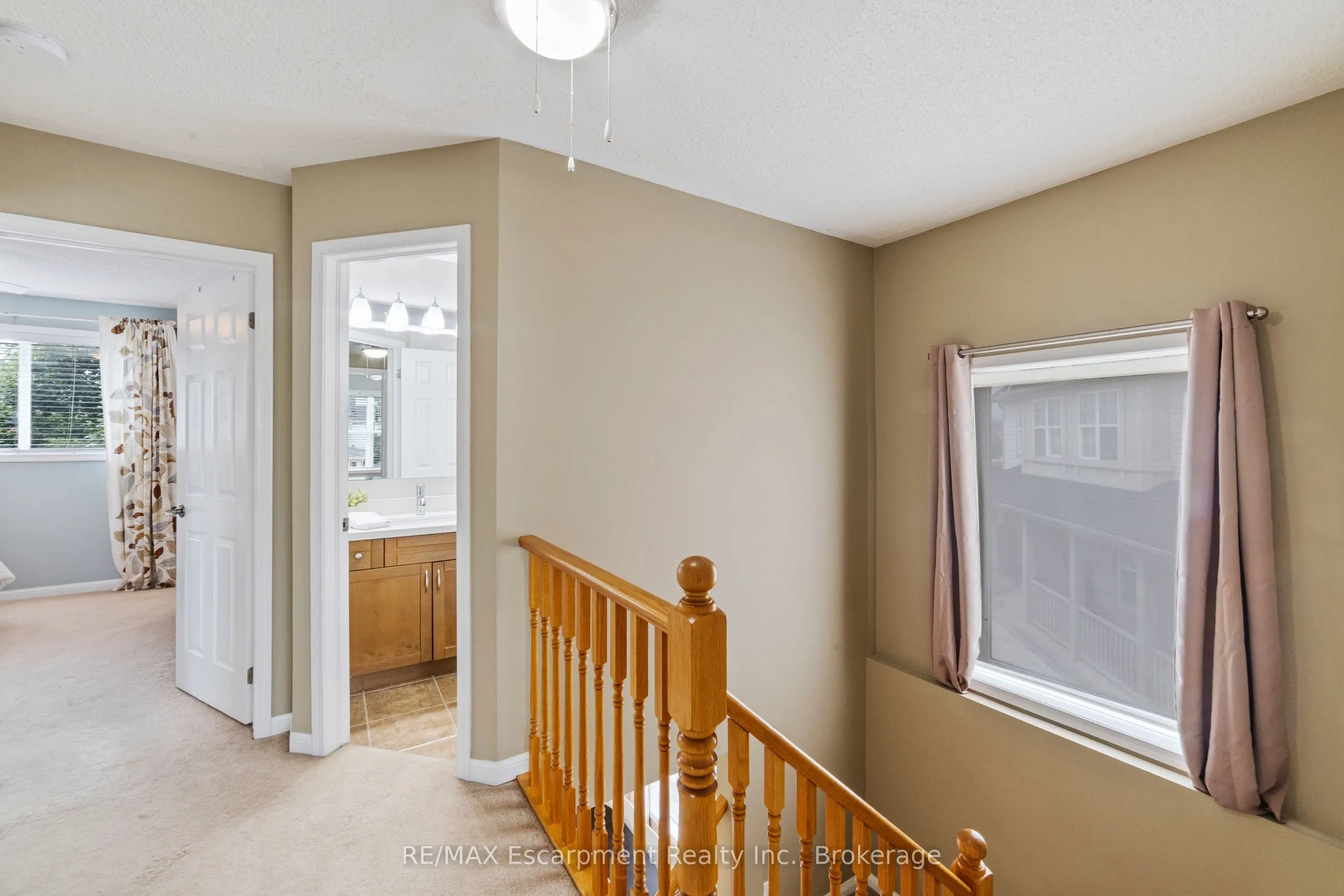 1113 Riddell Crescent