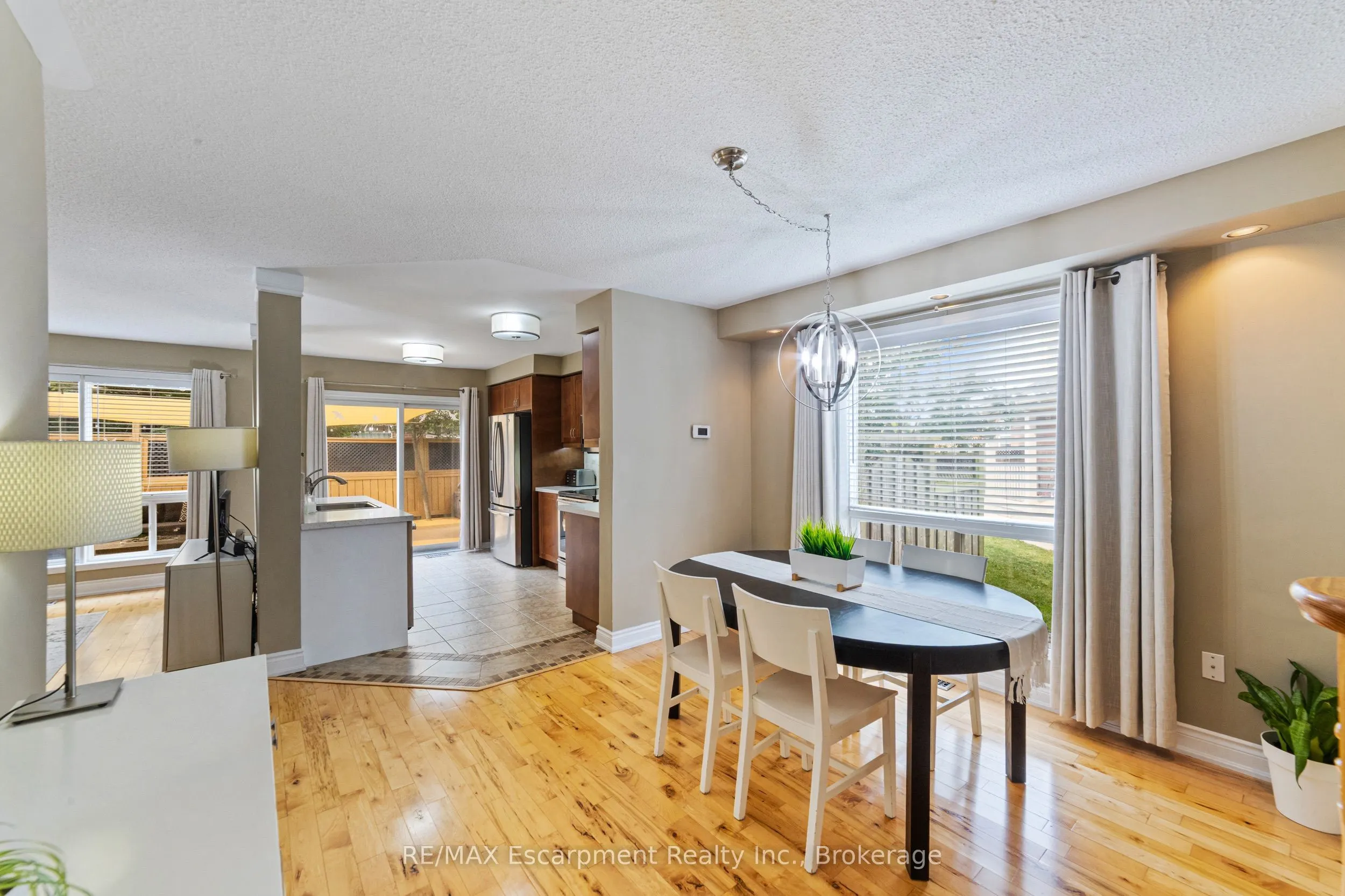 1113 Riddell Crescent