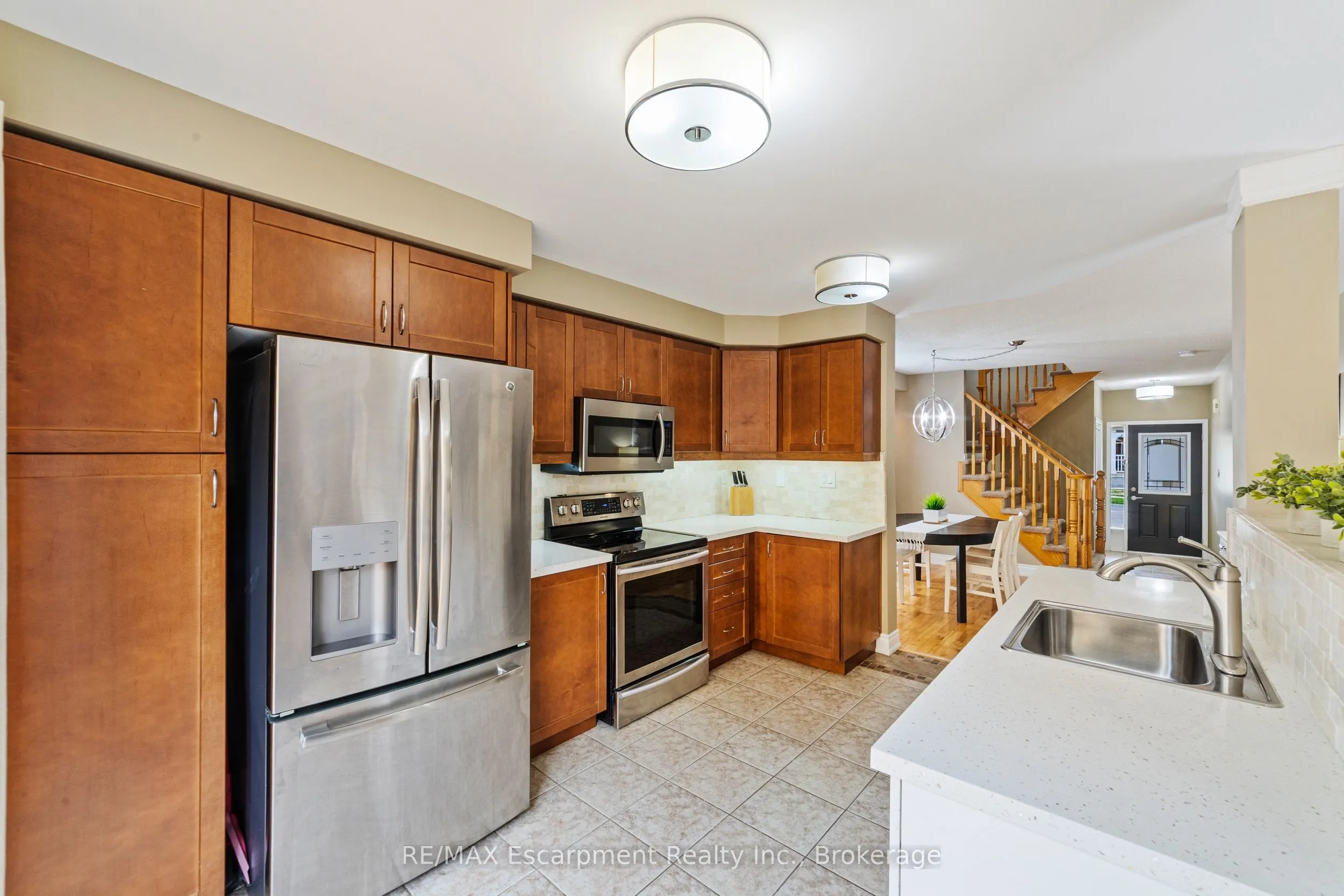 1113 Riddell Crescent