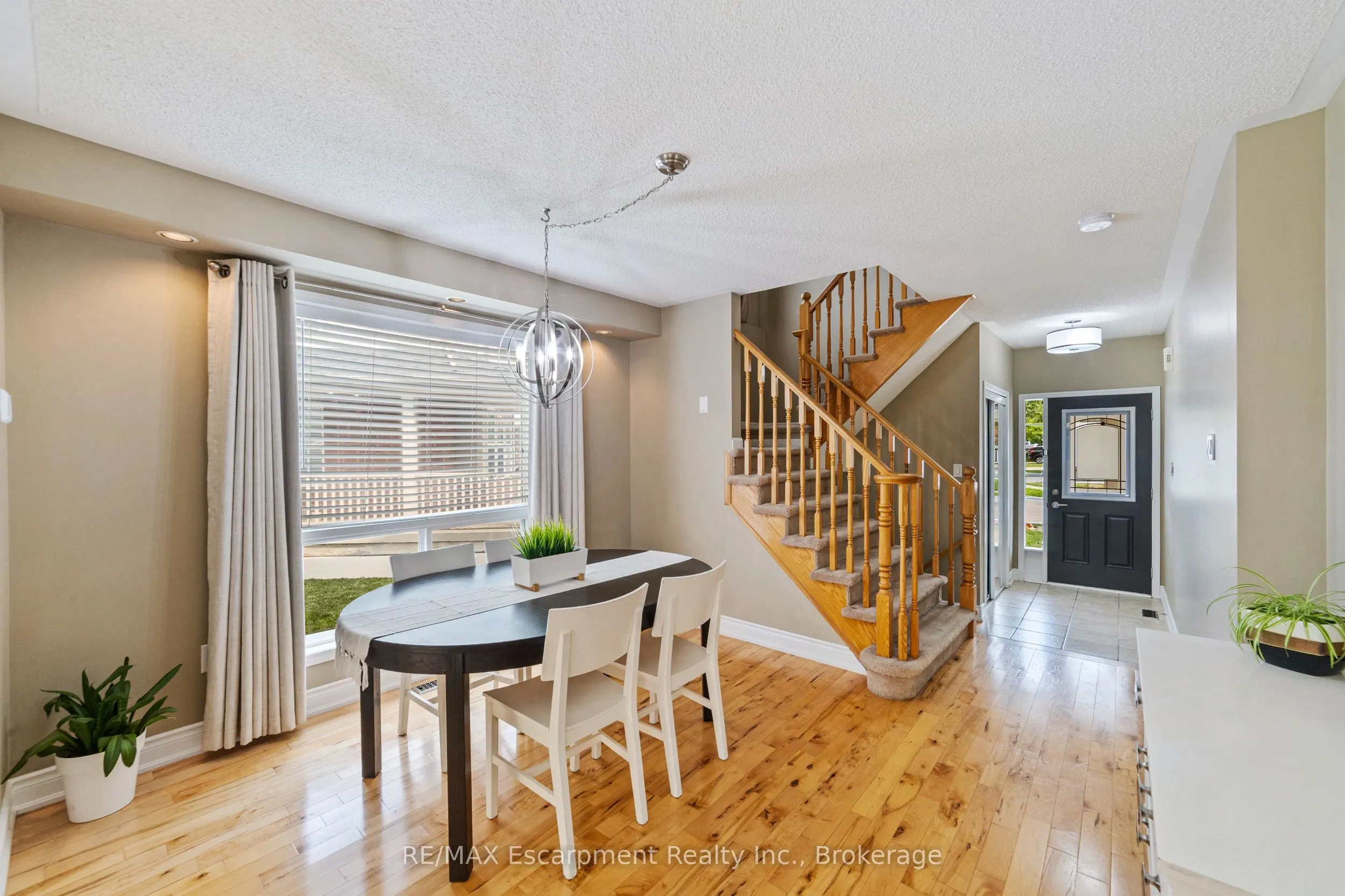 1113 Riddell Crescent