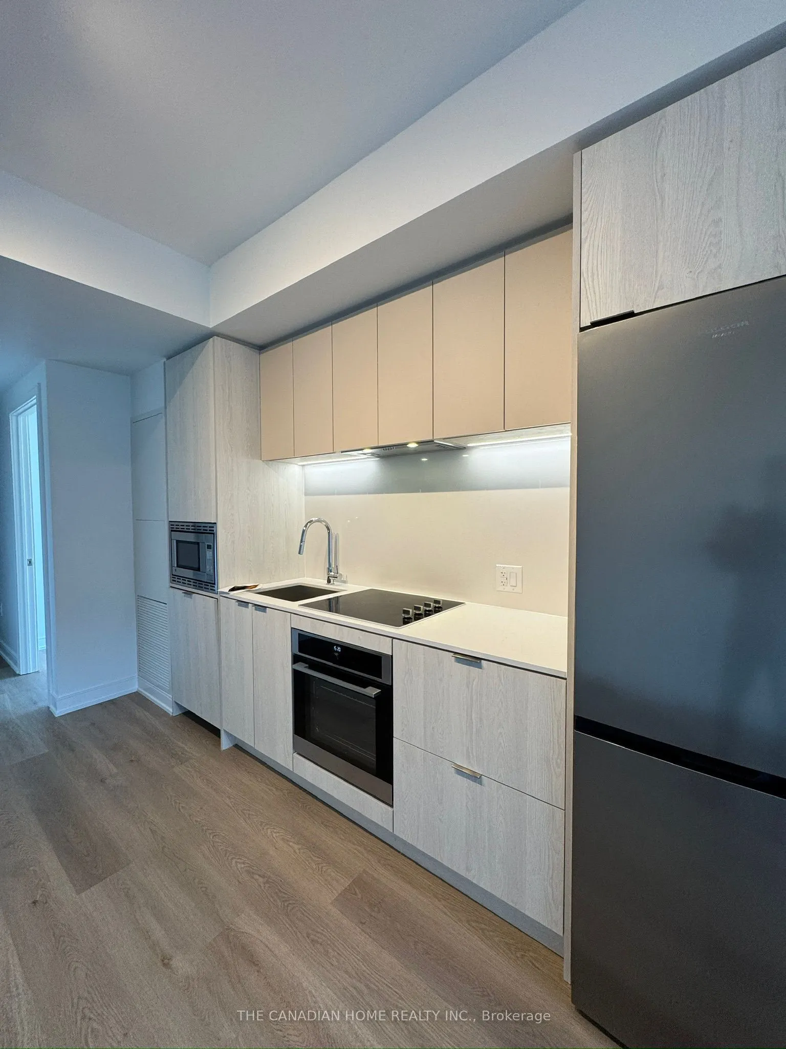 89 DUNDAS Street W, #526