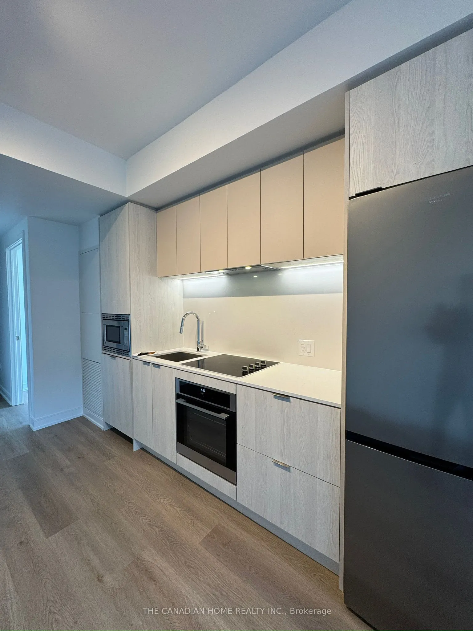 89 DUNDAS Street W, #526