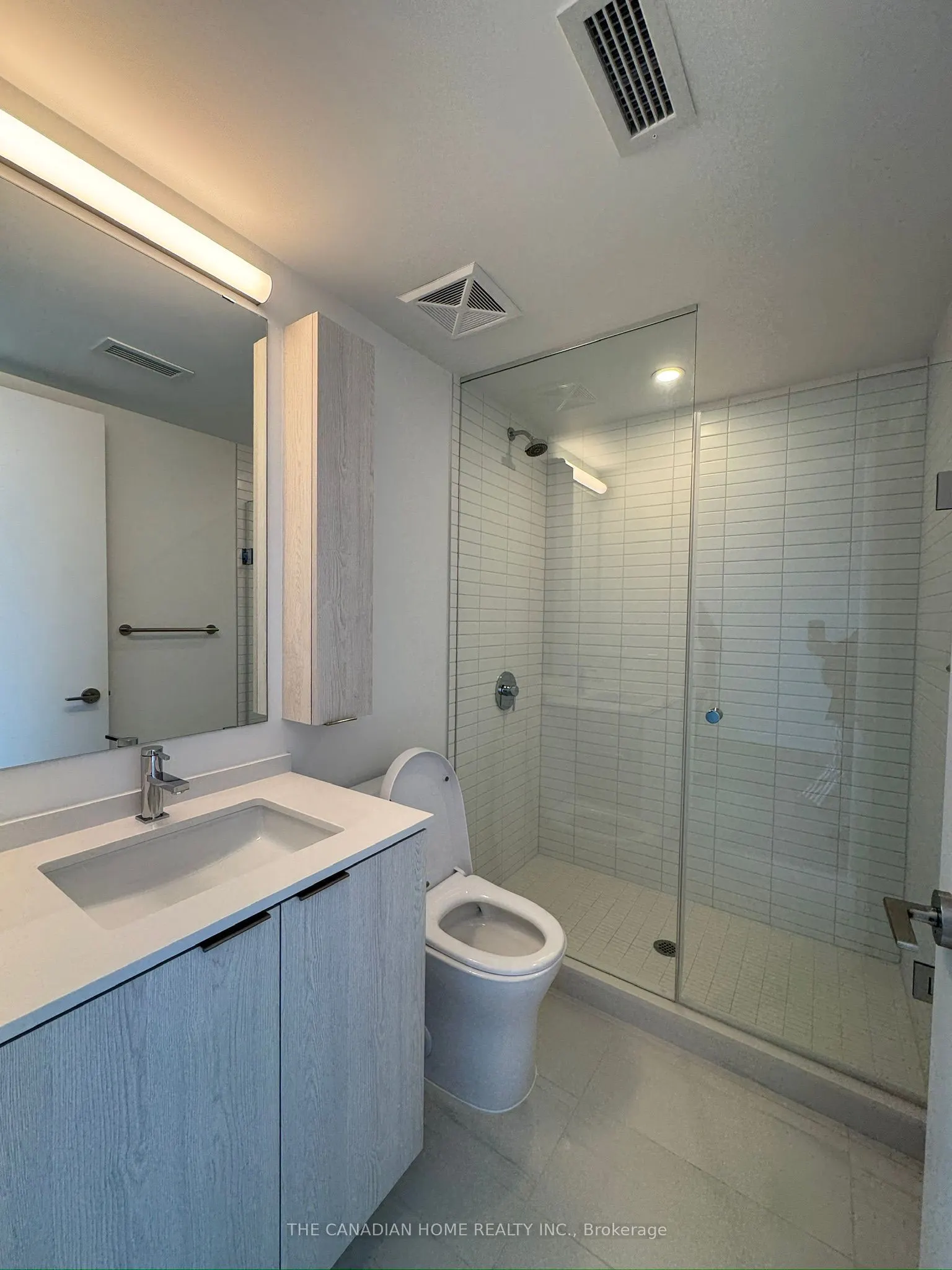 89 DUNDAS Street W, #526