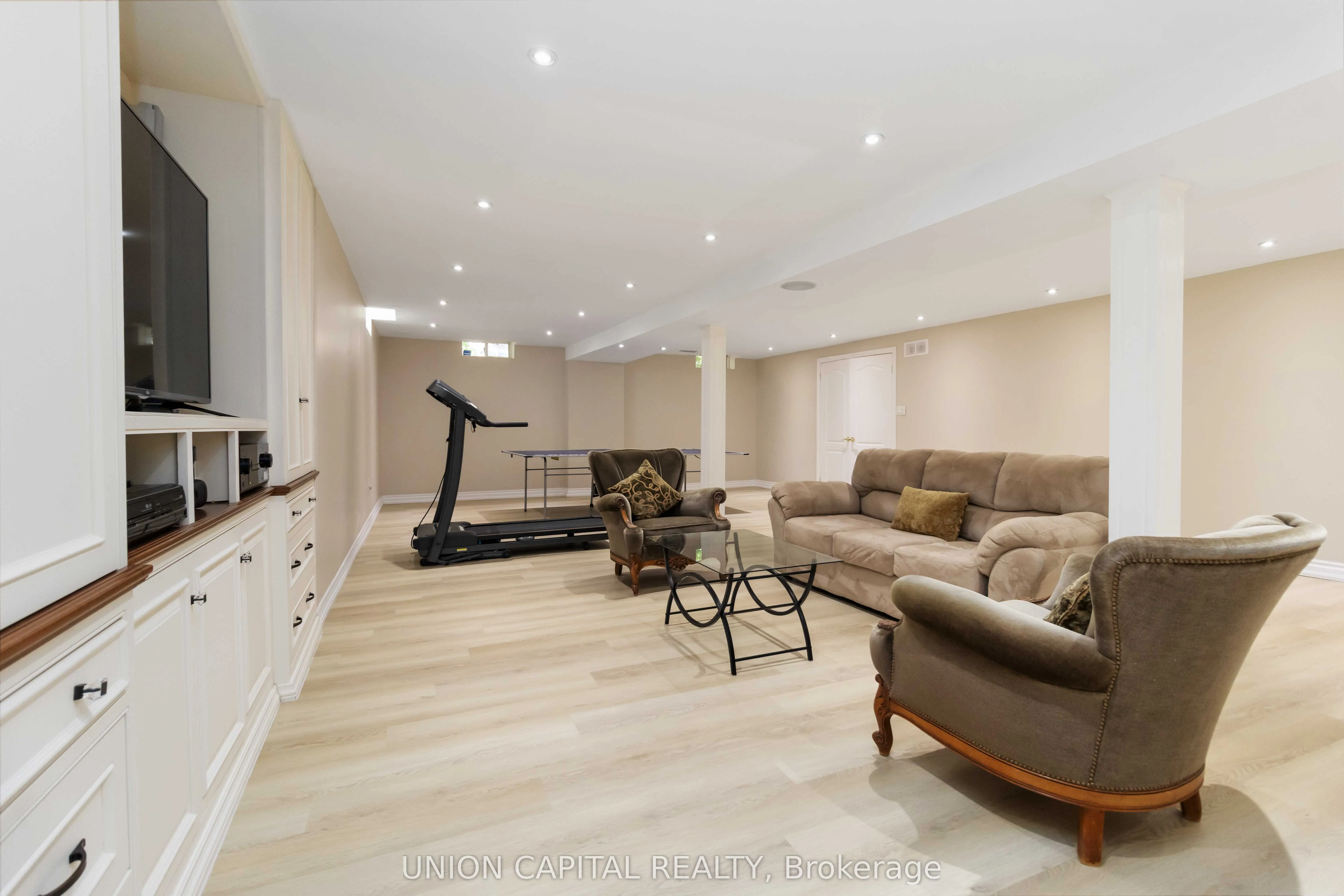2805 Bushland Crescent