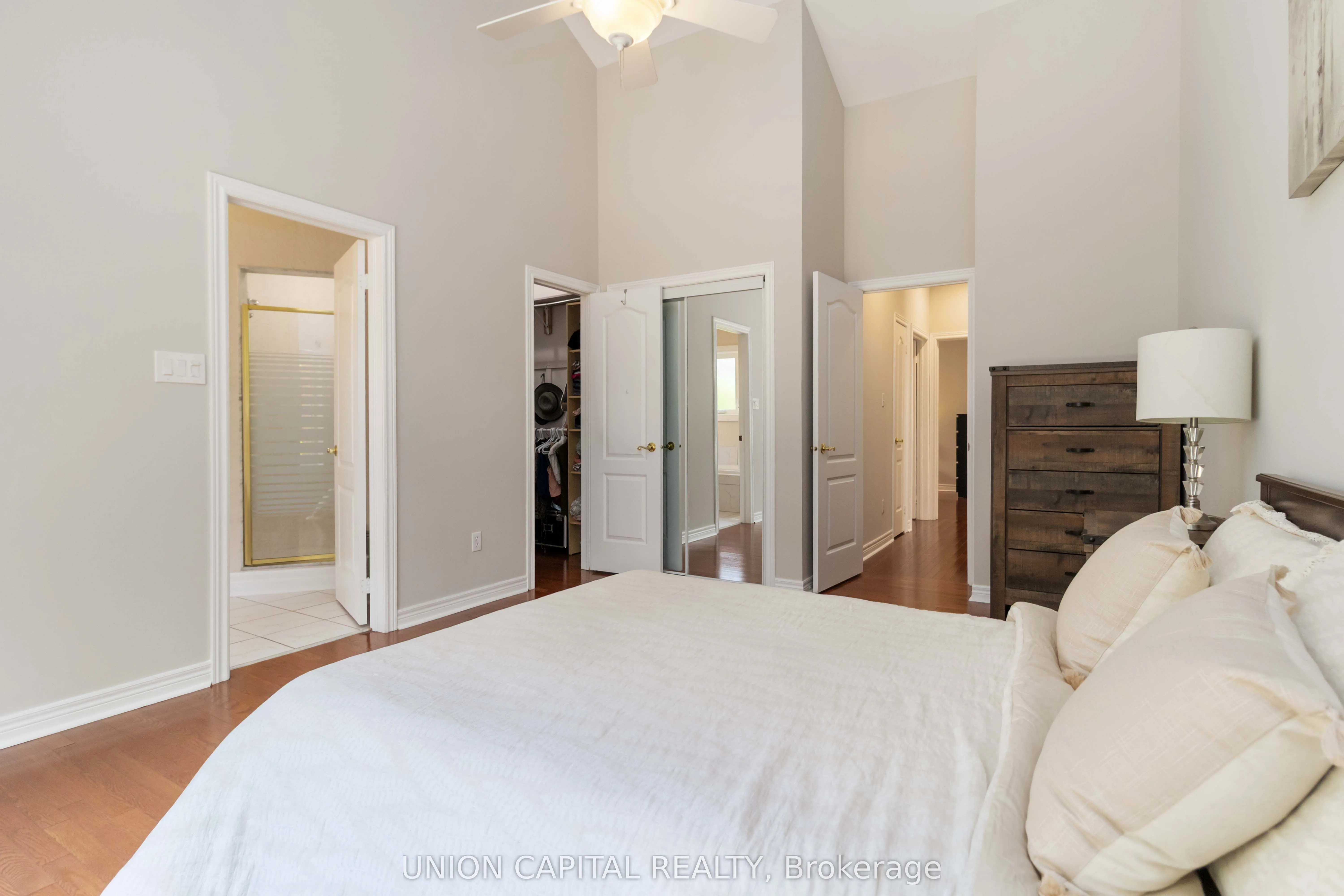 2805 Bushland Crescent