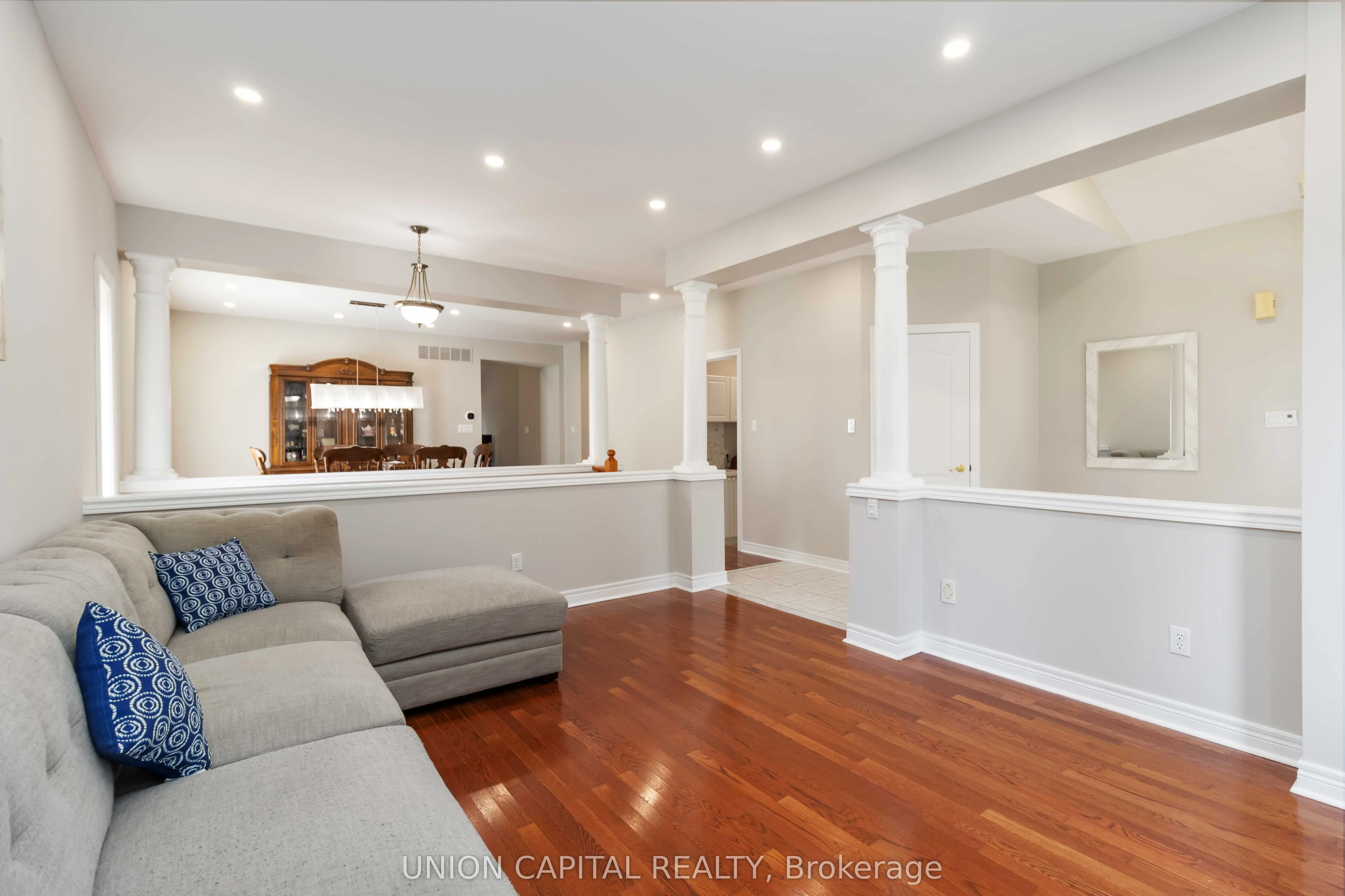 2805 Bushland Crescent