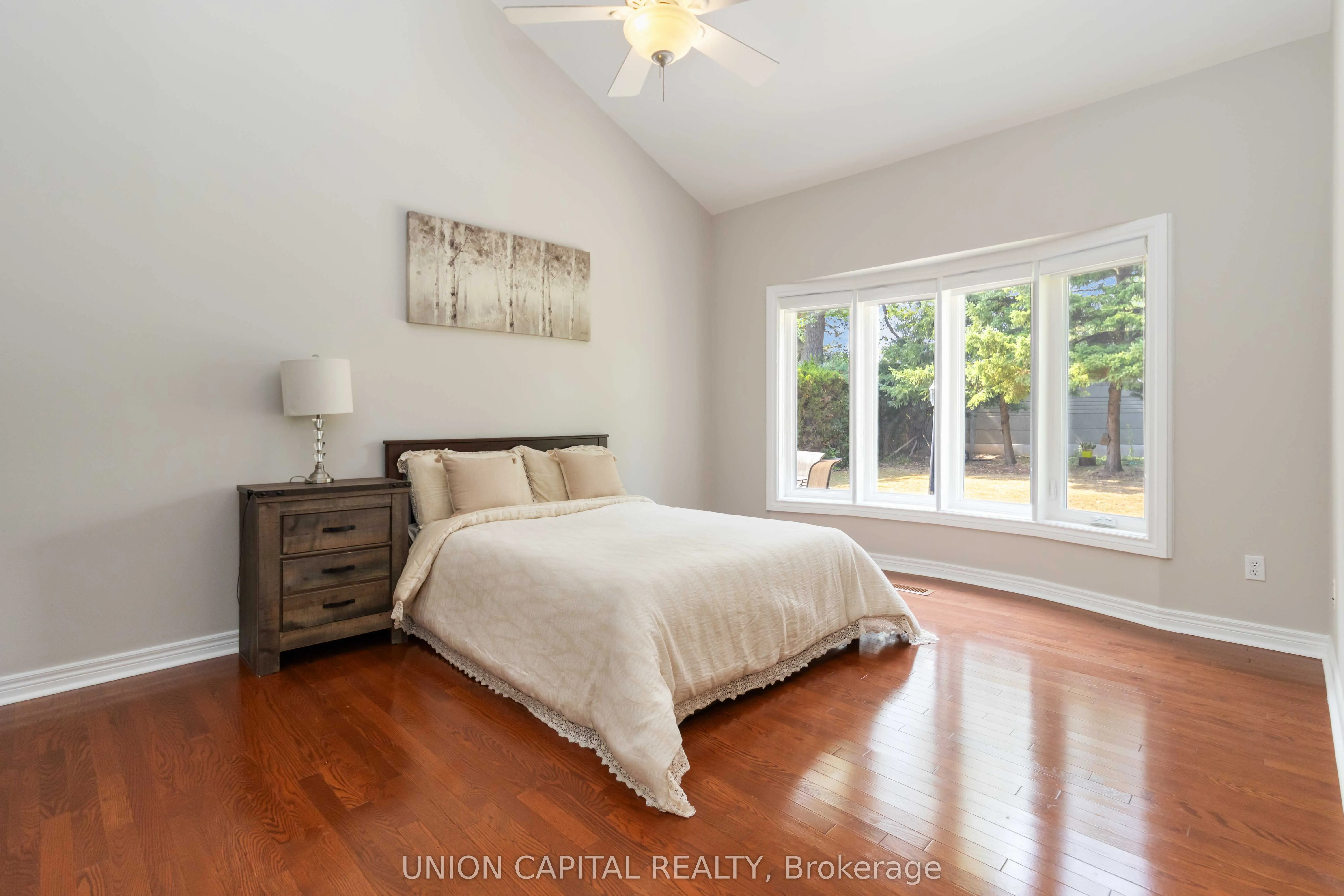 2805 Bushland Crescent