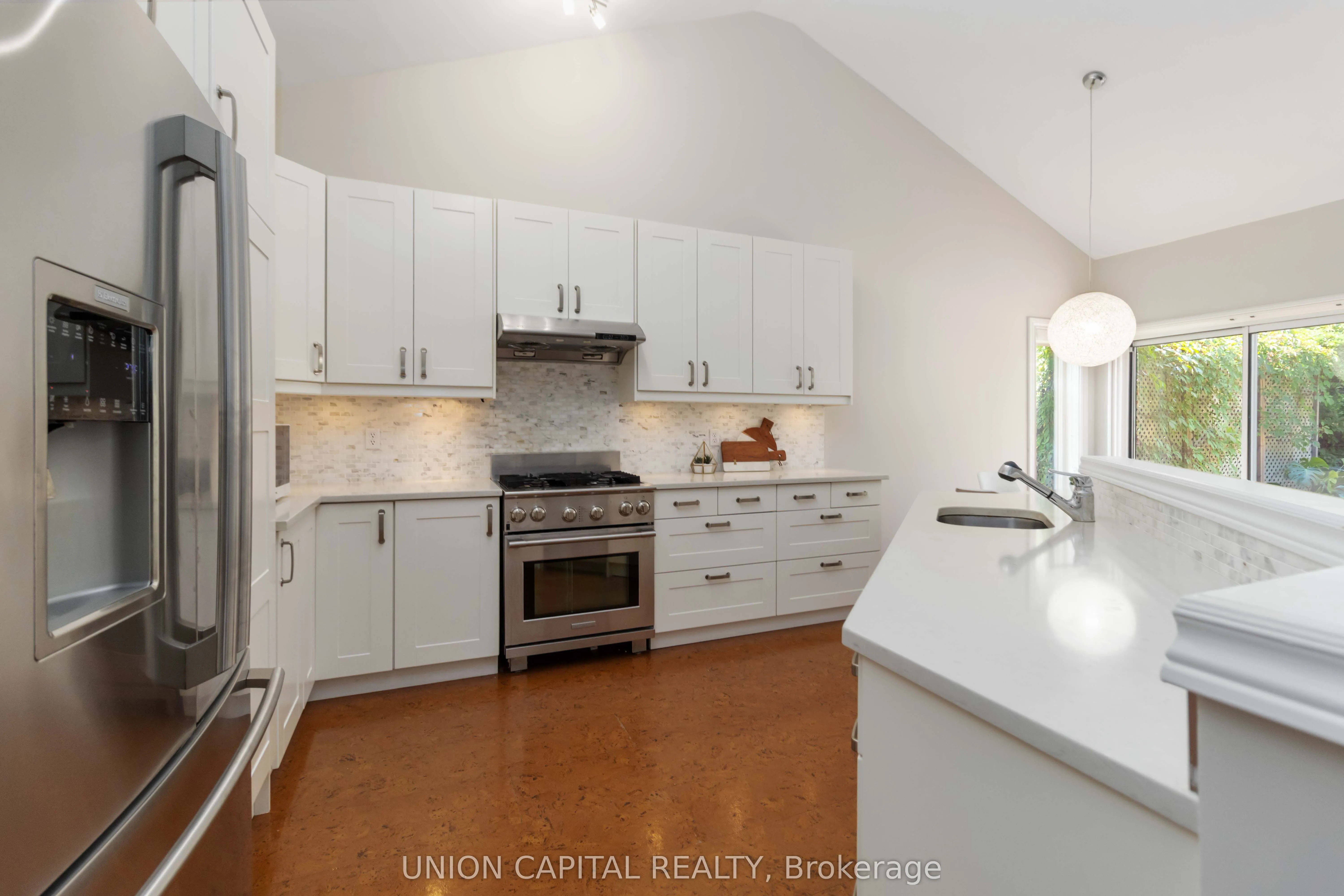 2805 Bushland Crescent
