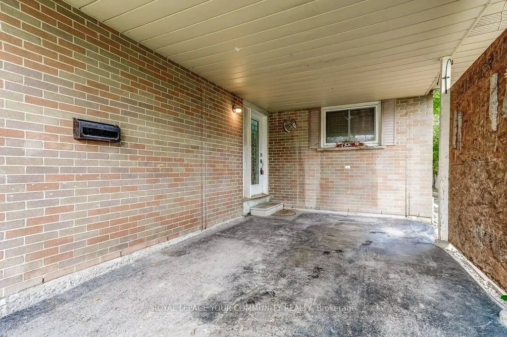 2290 Delkus Crescent