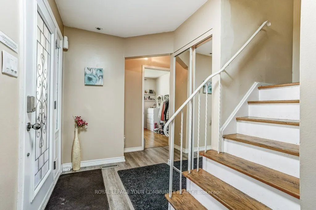 2290 Delkus Crescent