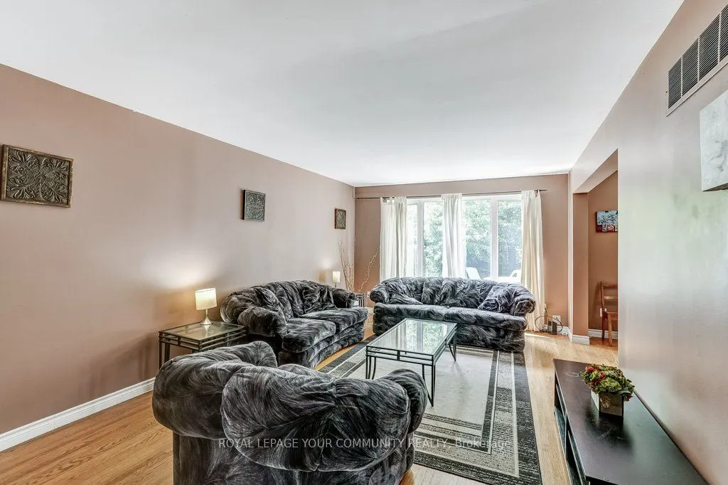 2290 Delkus Crescent