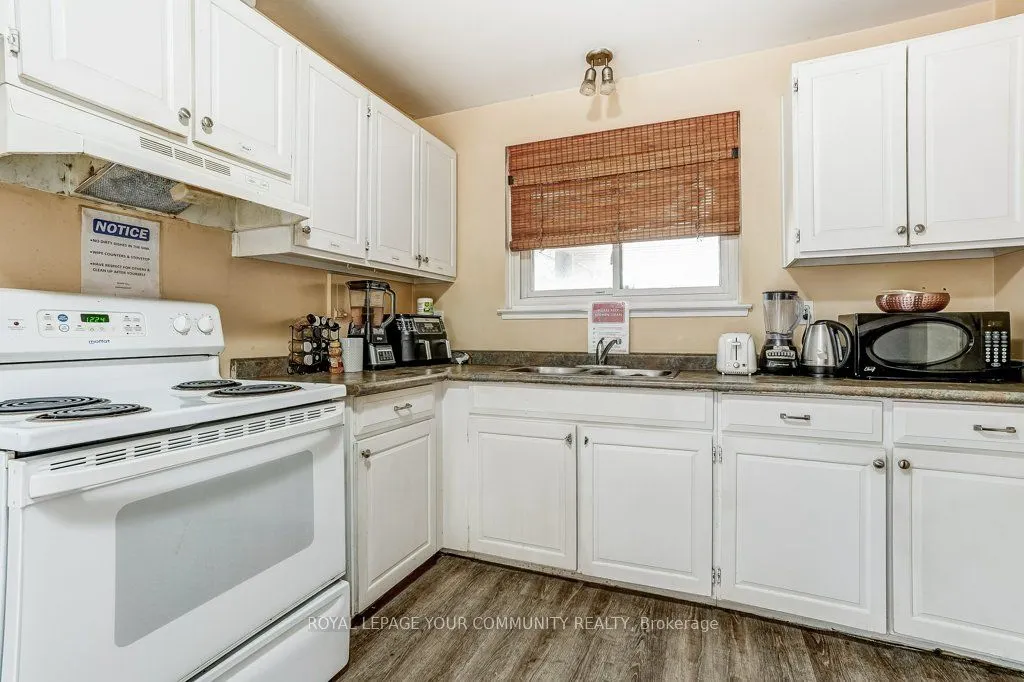 2290 Delkus Crescent