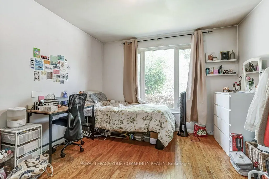 2290 Delkus Crescent